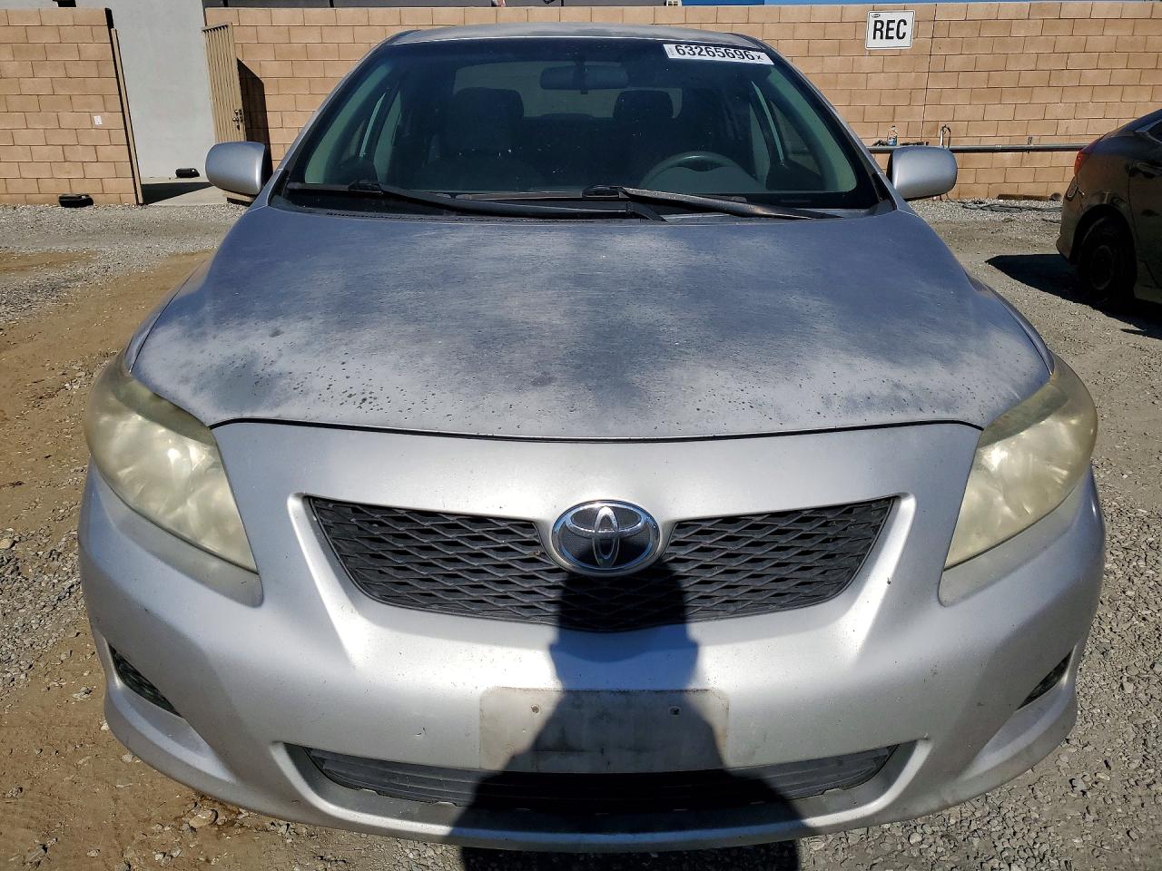 2010 Toyota Corolla Le Silver vin: 1NXBU4EEXAZ296370