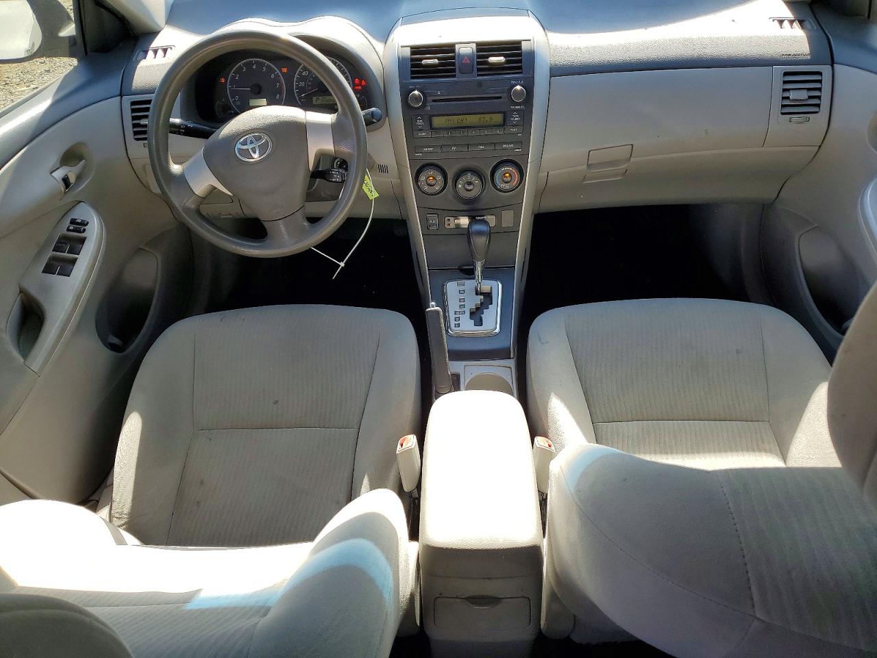 2010 Toyota Corolla Le Silver vin: 1NXBU4EEXAZ296370