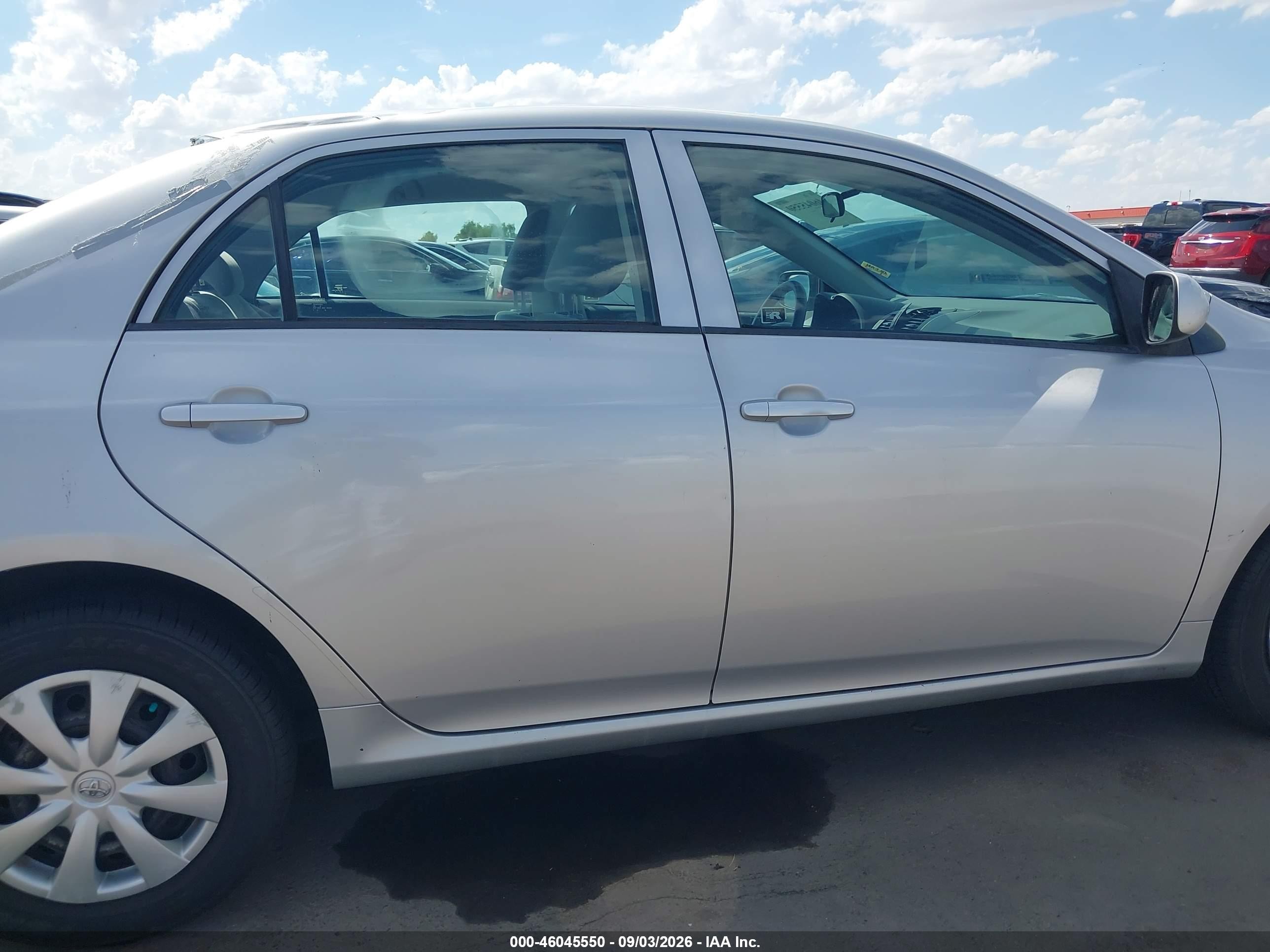 2010 Toyota Corolla Le Silver vin: 1NXBU4EEXAZ304581