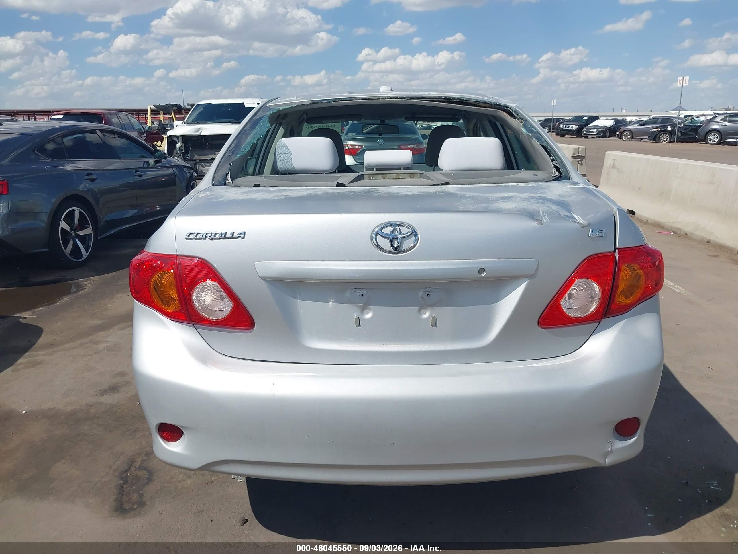 2010 Toyota Corolla Le Silver vin: 1NXBU4EEXAZ304581
