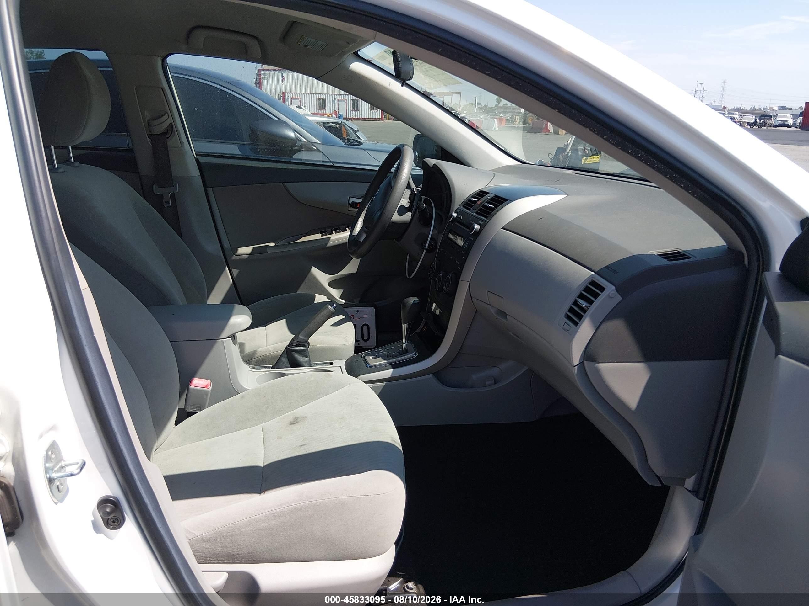 2010 Toyota Corolla Le Белый vin: 1NXBU4EEXAZ309652
