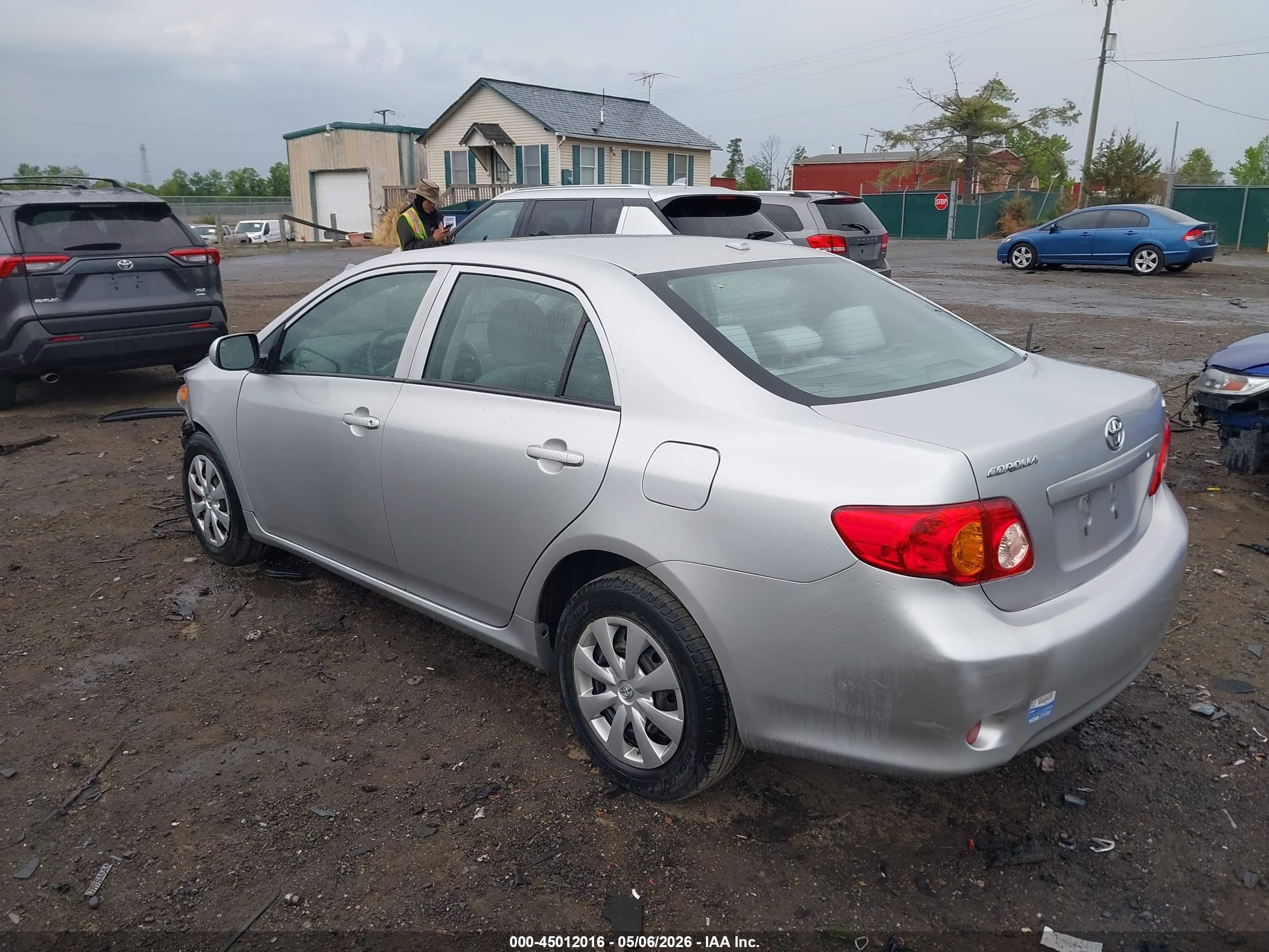 2010 Toyota Corolla Le Silver vin: 1NXBU4EEXAZ318710