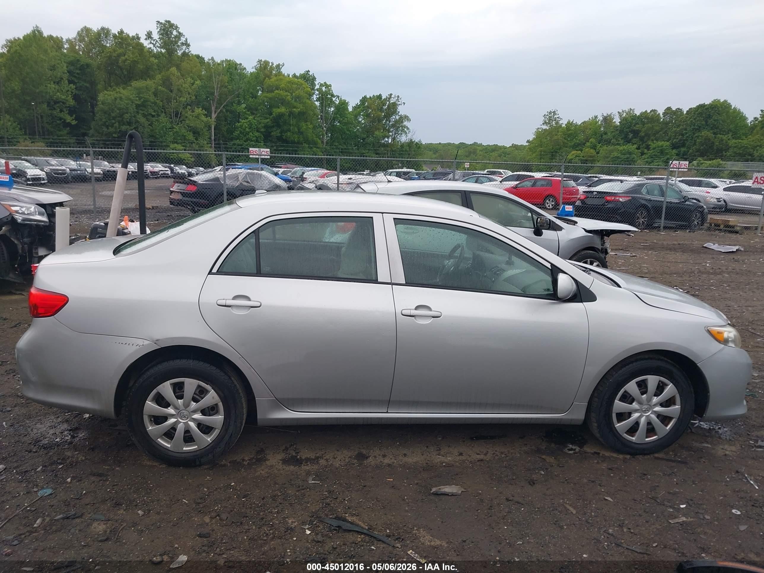 2010 Toyota Corolla Le Silver vin: 1NXBU4EEXAZ318710