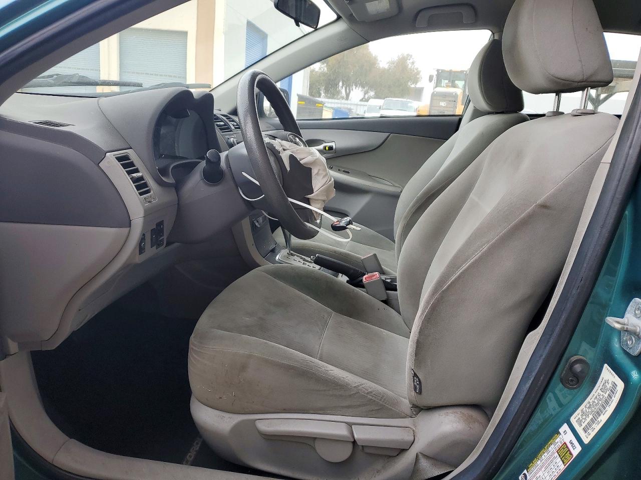 2010 Toyota Corolla Le Green vin: 1NXBU4EEXAZ323714