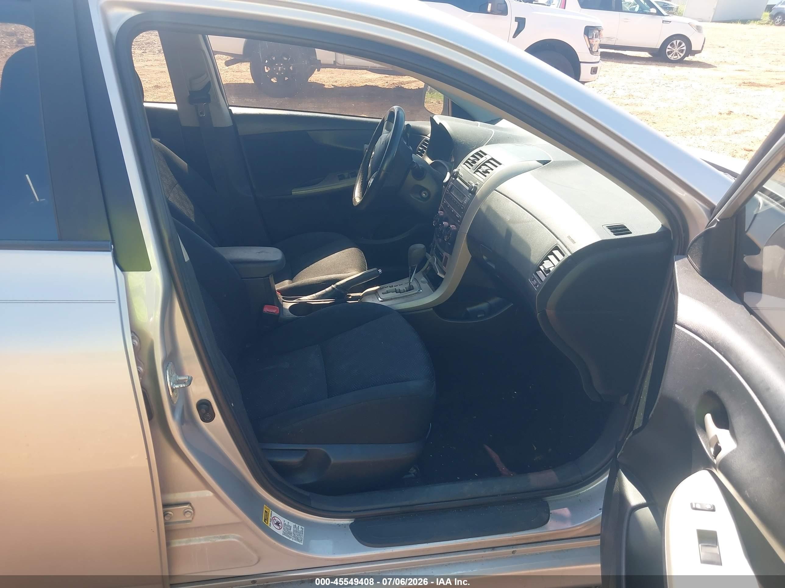 2010 Toyota Corolla S Silver vin: 1NXBU4EEXAZ337645