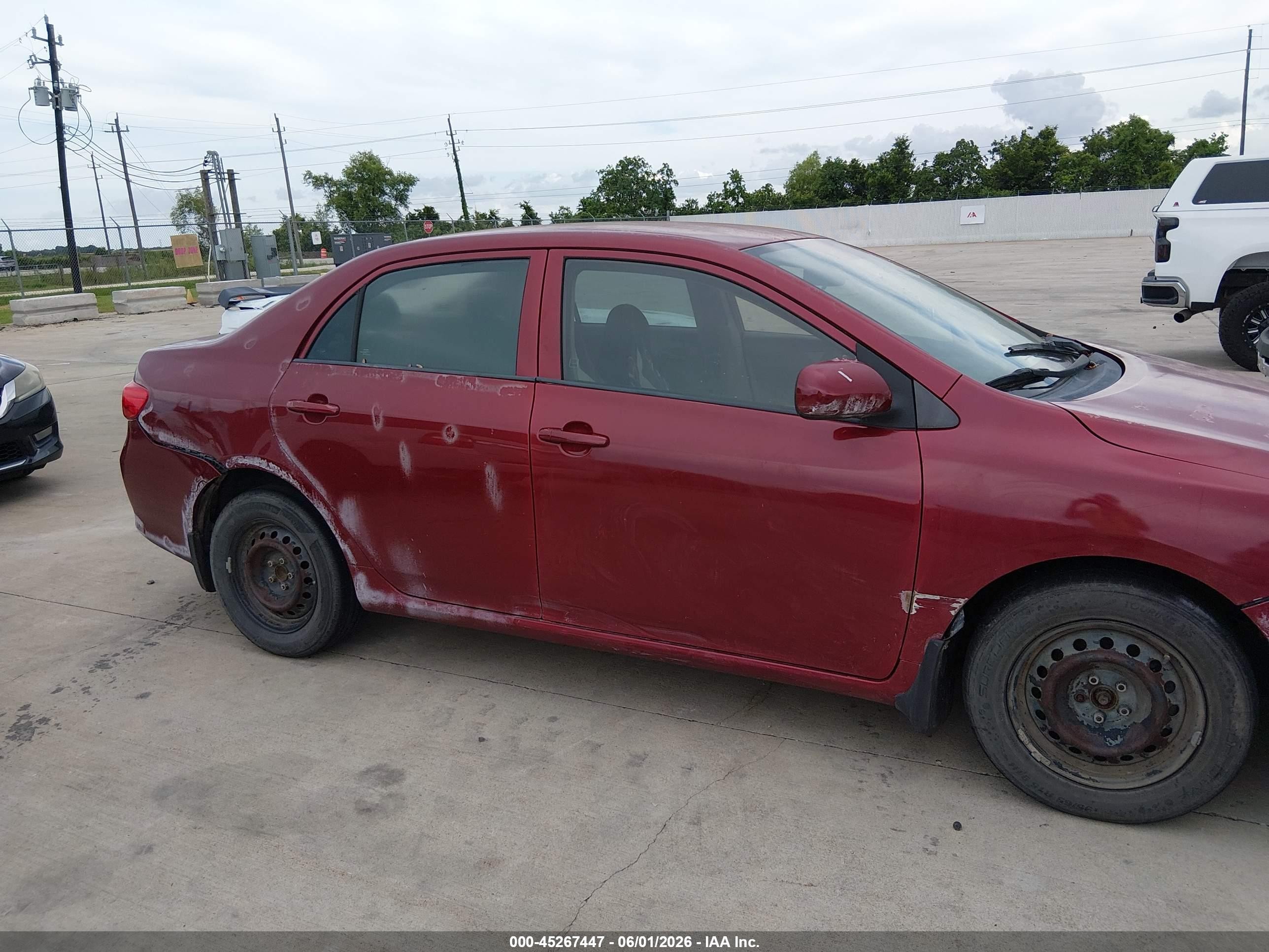 2010 Toyota Corolla Le Red vin: 1NXBU4EEXAZ353635