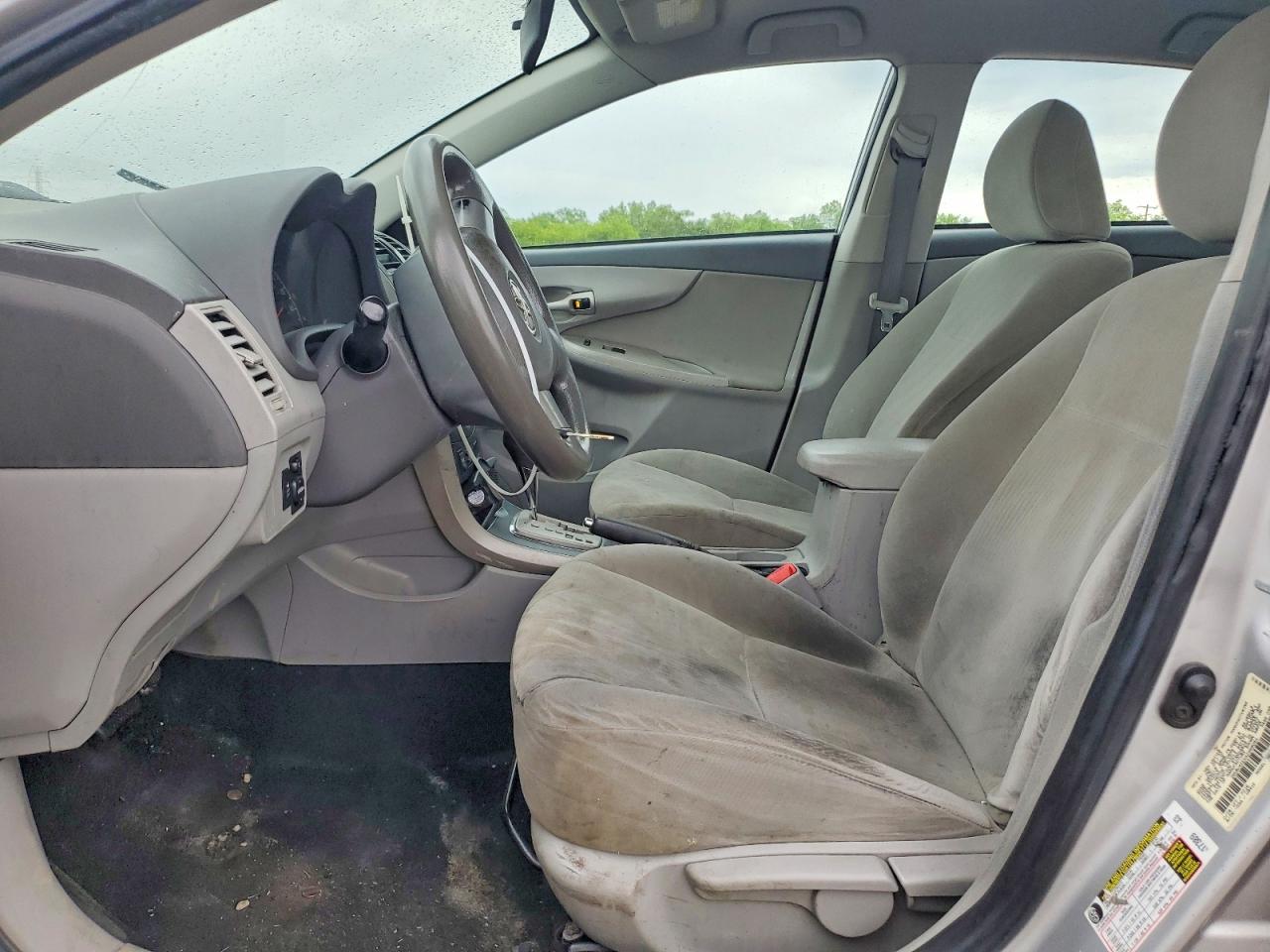 2010 Toyota Corolla Le Серебряный vin: 1NXBU4EEXAZ368054