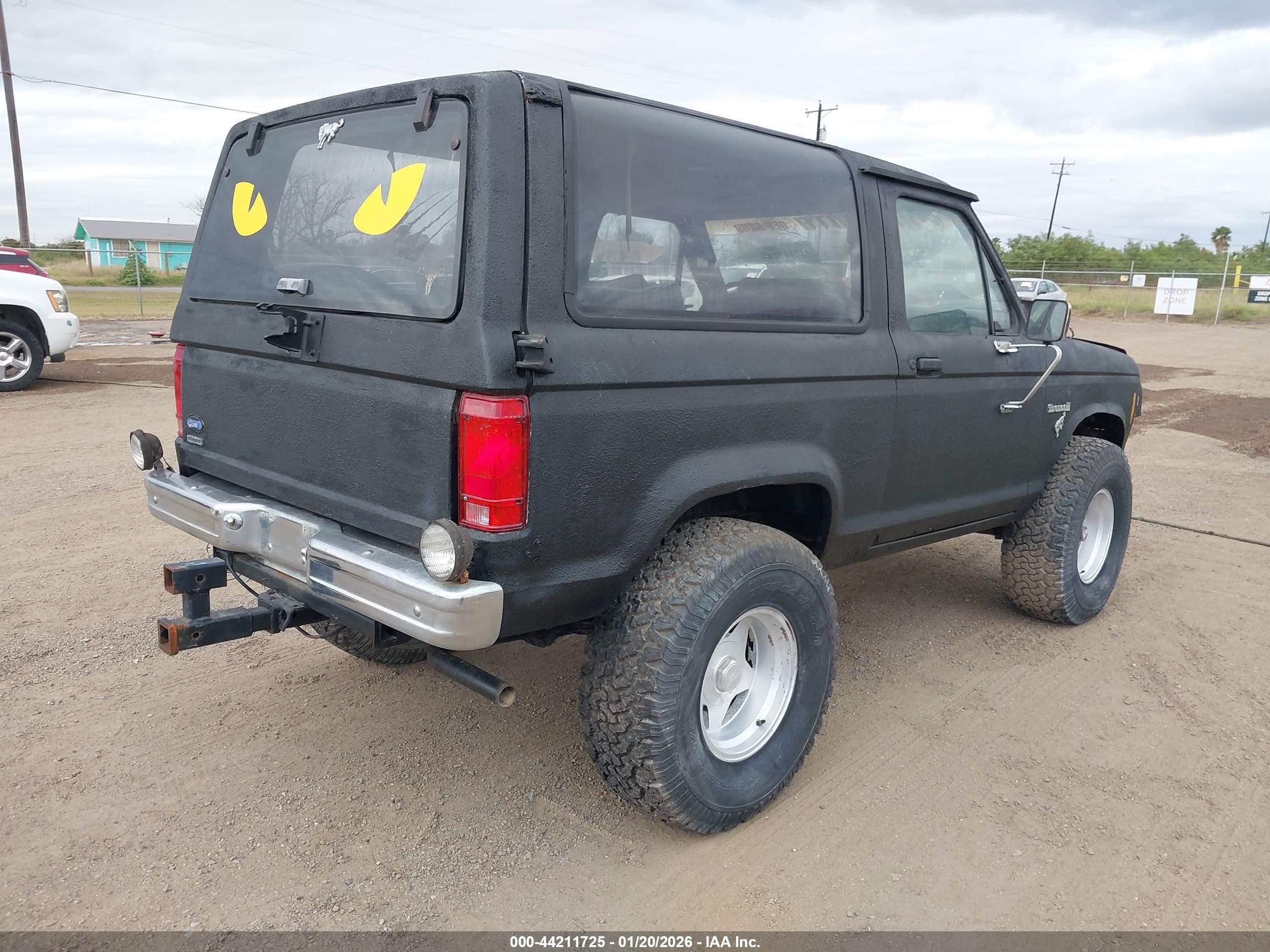 1984 Ford Bronco Ii   Black vin: 1FMCU14S4EUC99166