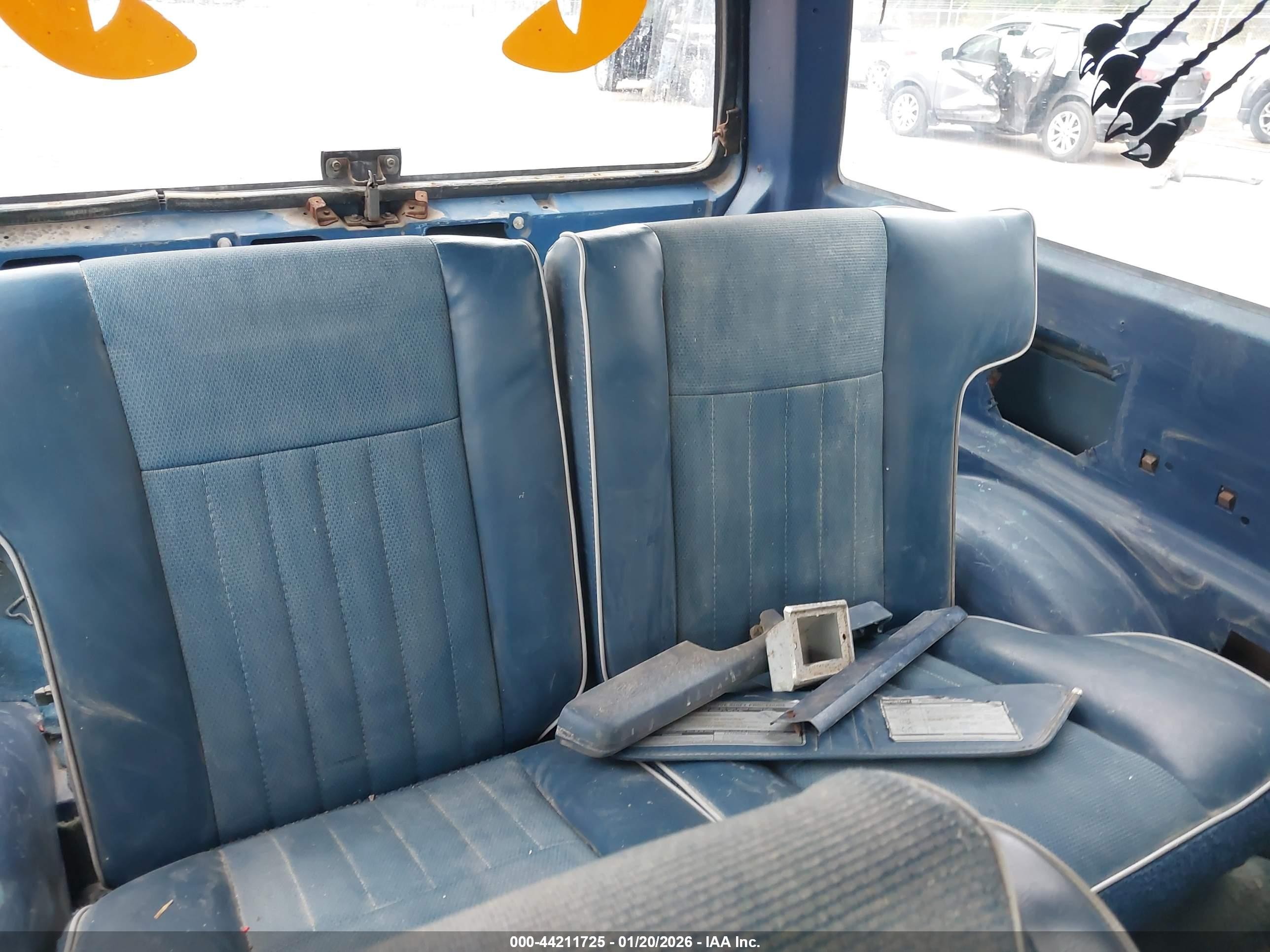1984 Ford Bronco Ii   Black vin: 1FMCU14S4EUC99166