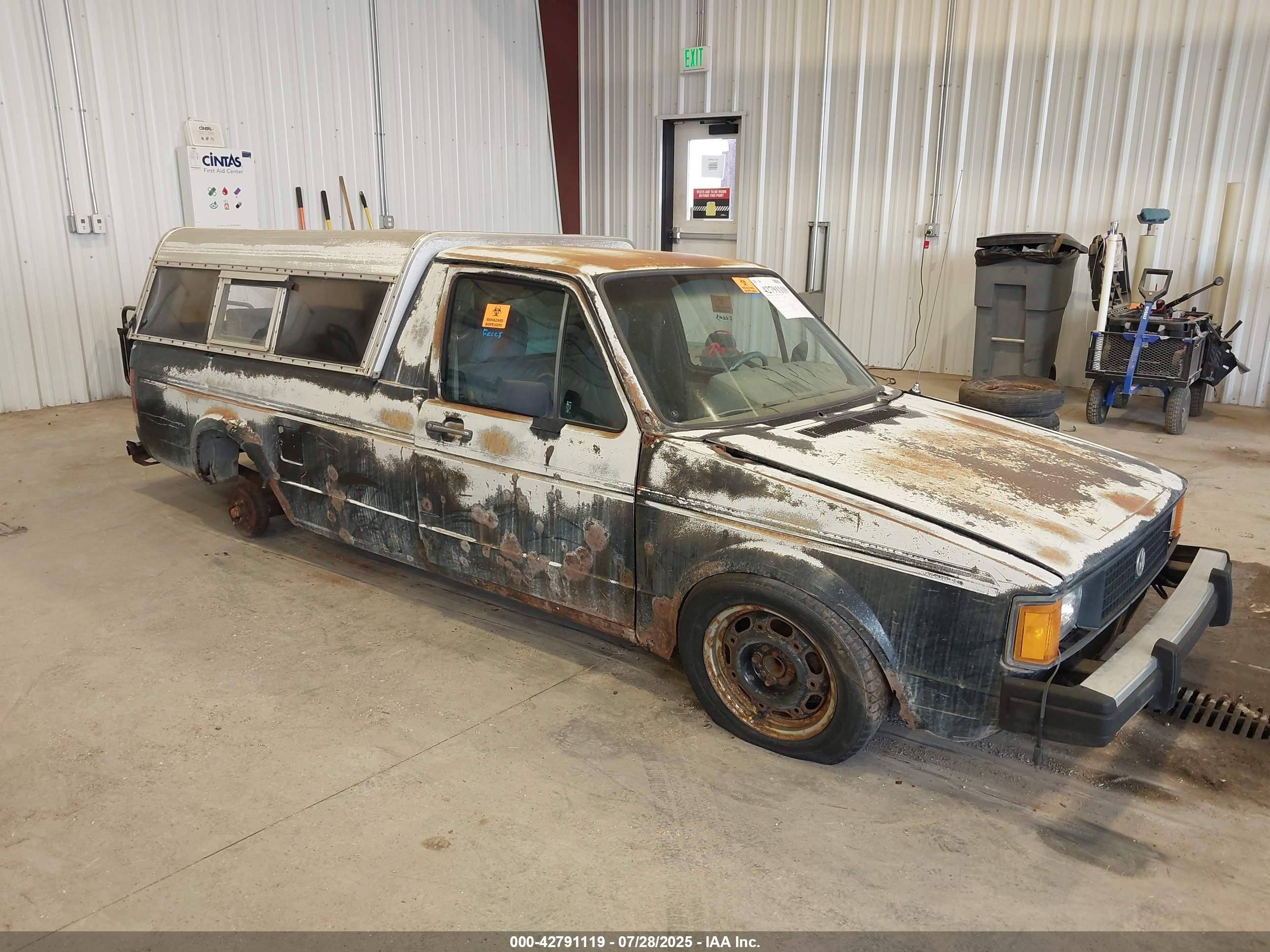 1981 Volkswagen Rabbit Truck Blue vin: 1V1KG0175BV067623