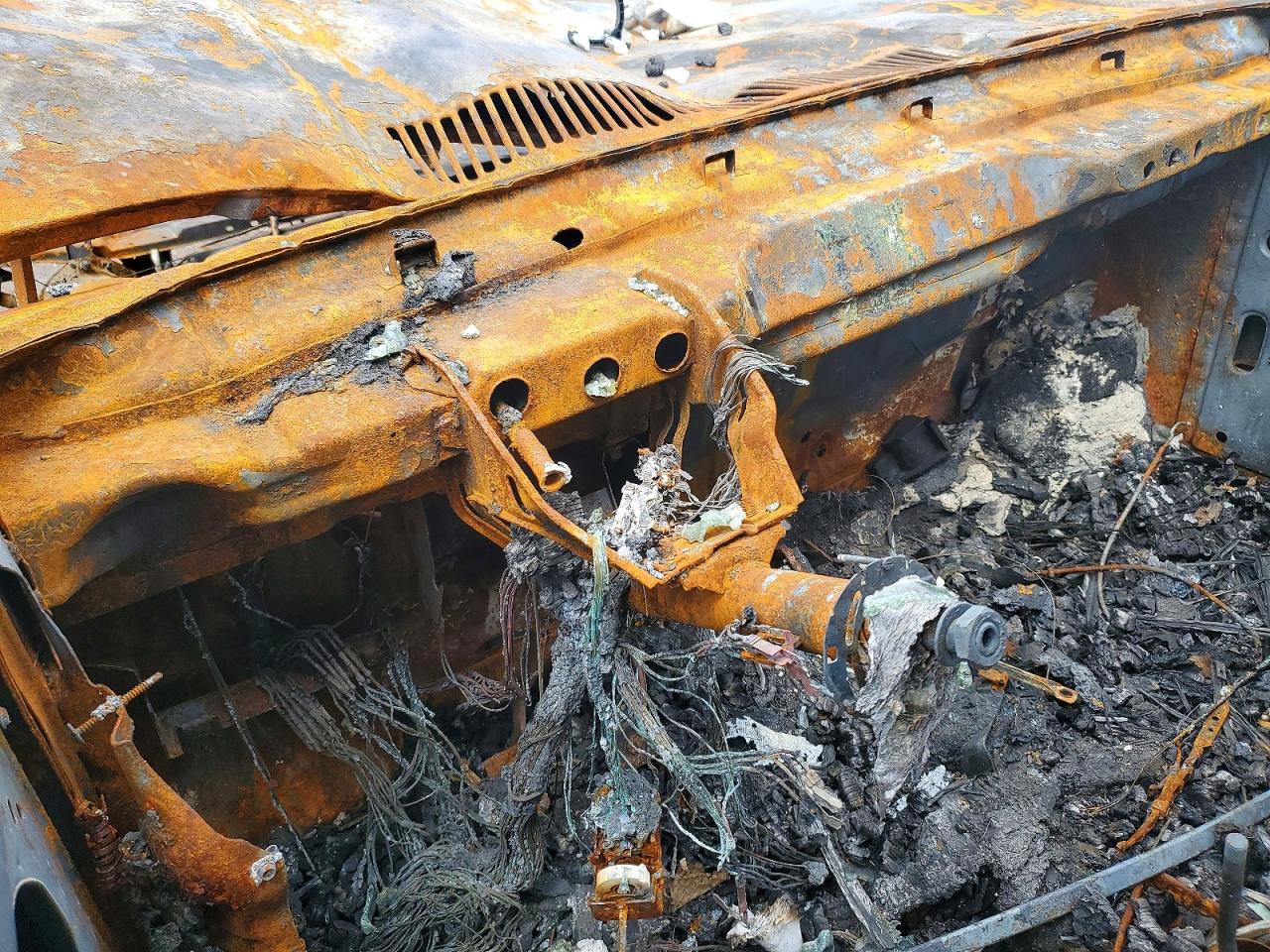 1982 Volkswagen Rabbit Truck Burn vin: 1V1LG017XCV002157