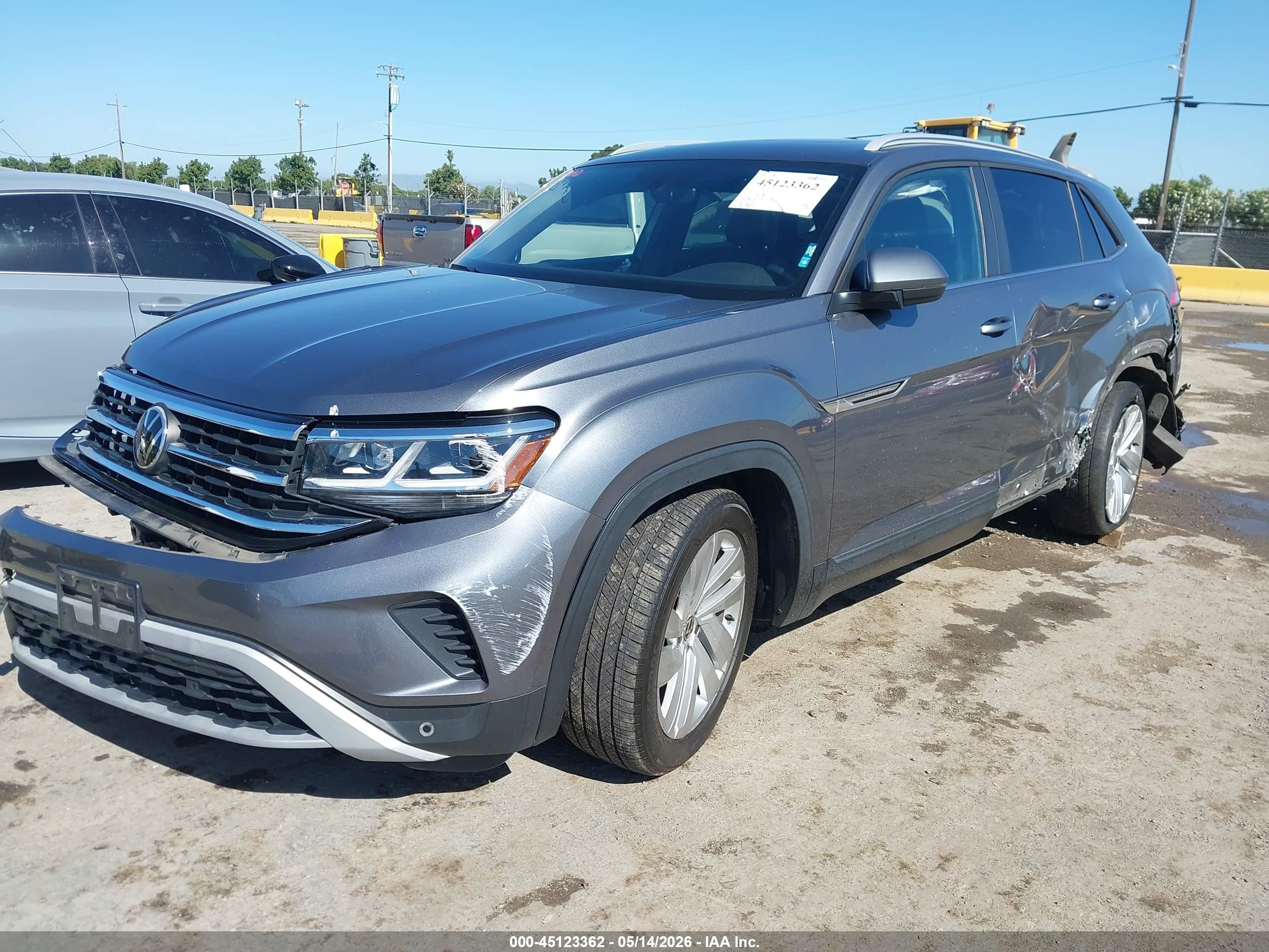 2020 Volkswagen Atlas Cross Sport 2.0t Se W/technology/2.0t Se W/technology R-line Gray vin: 1V25C2CA6LC200878
