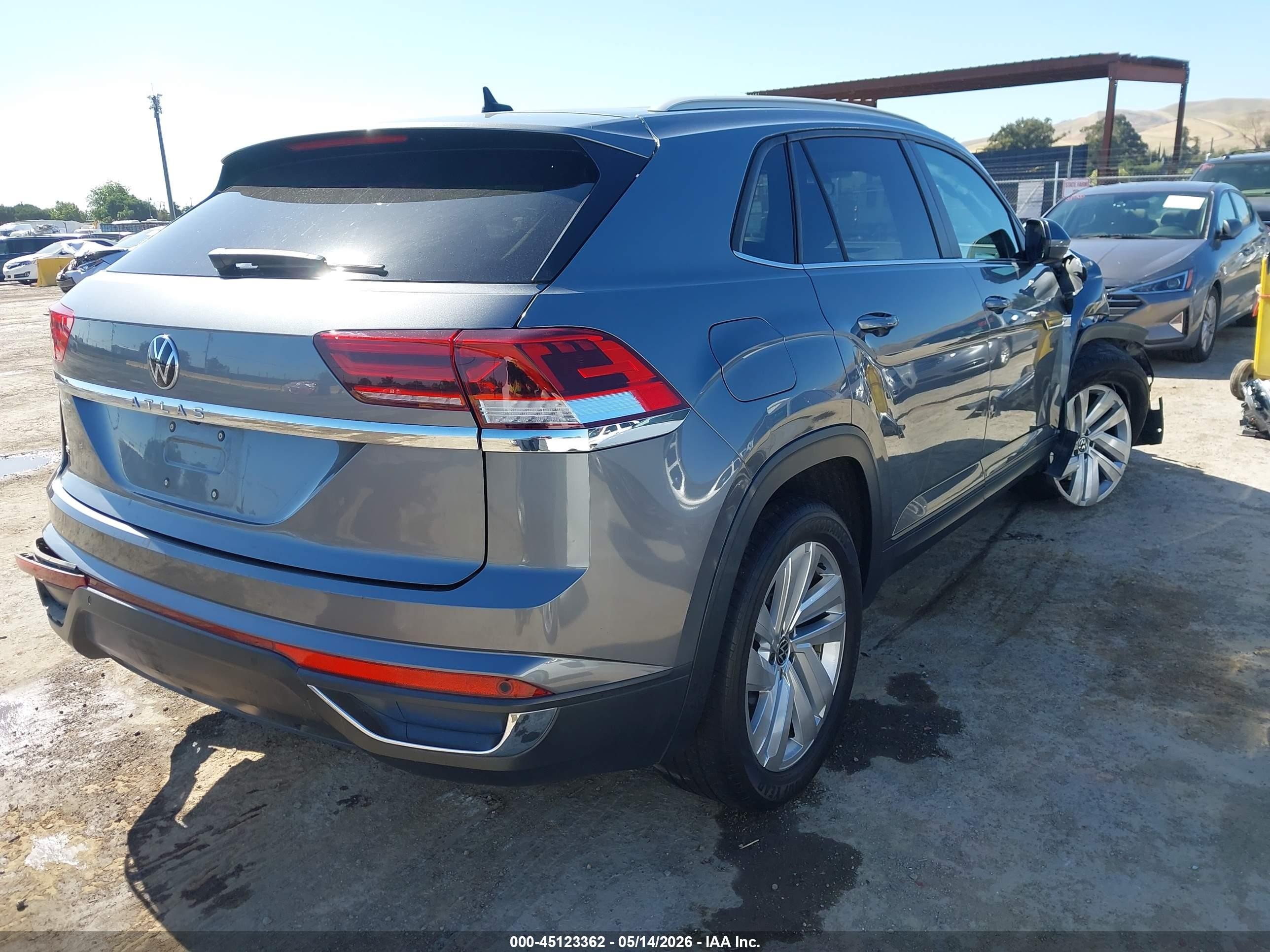 2020 Volkswagen Atlas Cross Sport 2.0t Se W/technology/2.0t Se W/technology R-line Gray vin: 1V25C2CA6LC200878