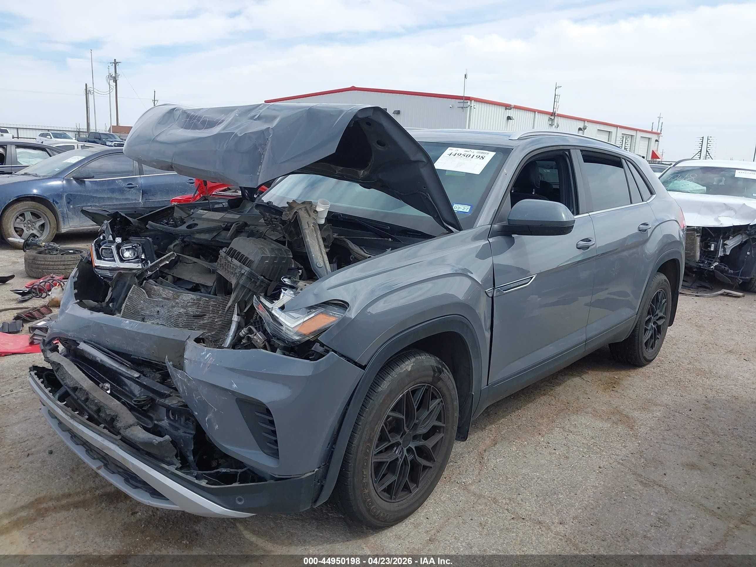 2020 Volkswagen Atlas Cross Sport 2.0t Se W/technology/2.0t Se W/technology R-line Gray vin: 1V26C2CA1LC204454