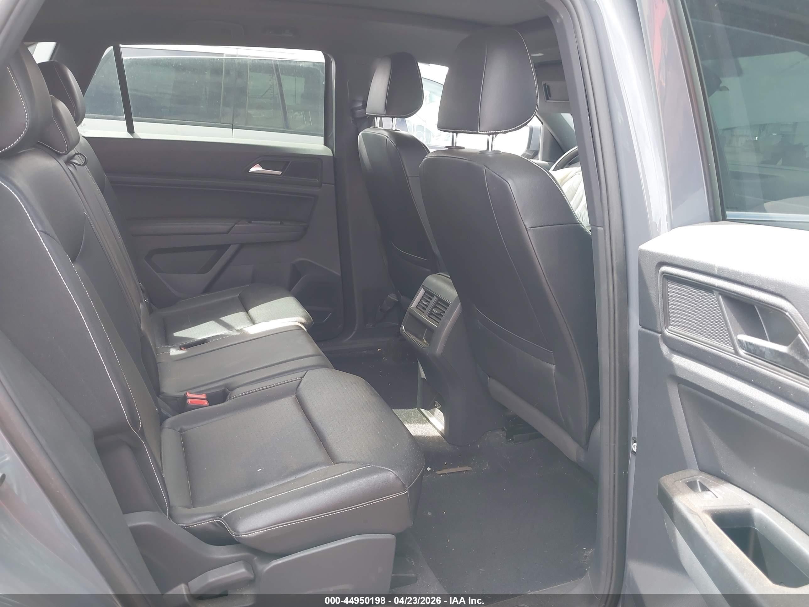 2020 Volkswagen Atlas Cross Sport 2.0t Se W/technology/2.0t Se W/technology R-line Gray vin: 1V26C2CA1LC204454
