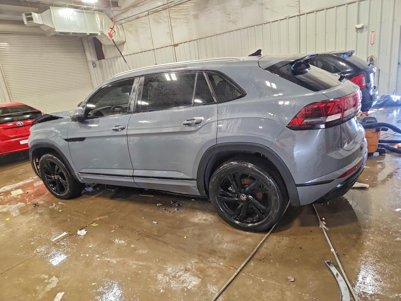 2024 Volkswagen Atlas Cross Sport Sel R-line Gray vin: 1V2AE2CA2RC248122