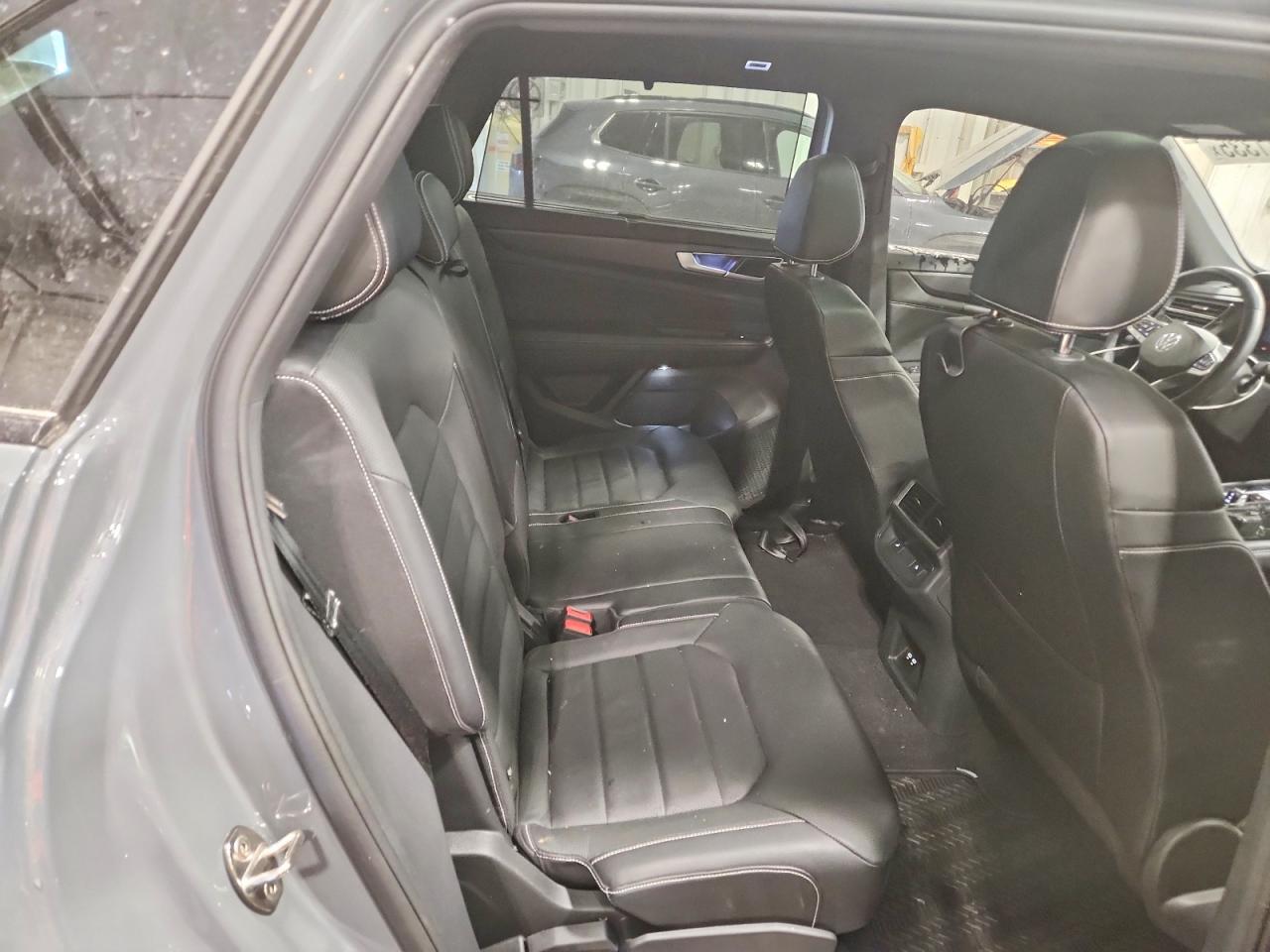 2024 Volkswagen Atlas Cross Sport Sel R-line Gray vin: 1V2AE2CA2RC248122
