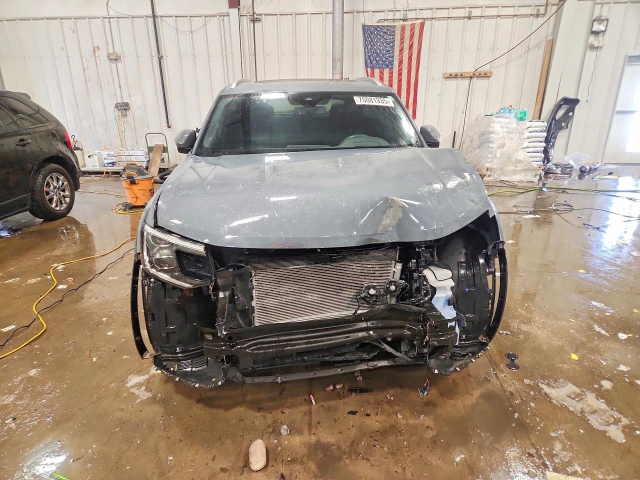 2024 Volkswagen Atlas Cross Sport Sel R-line Gray vin: 1V2AE2CA2RC248122