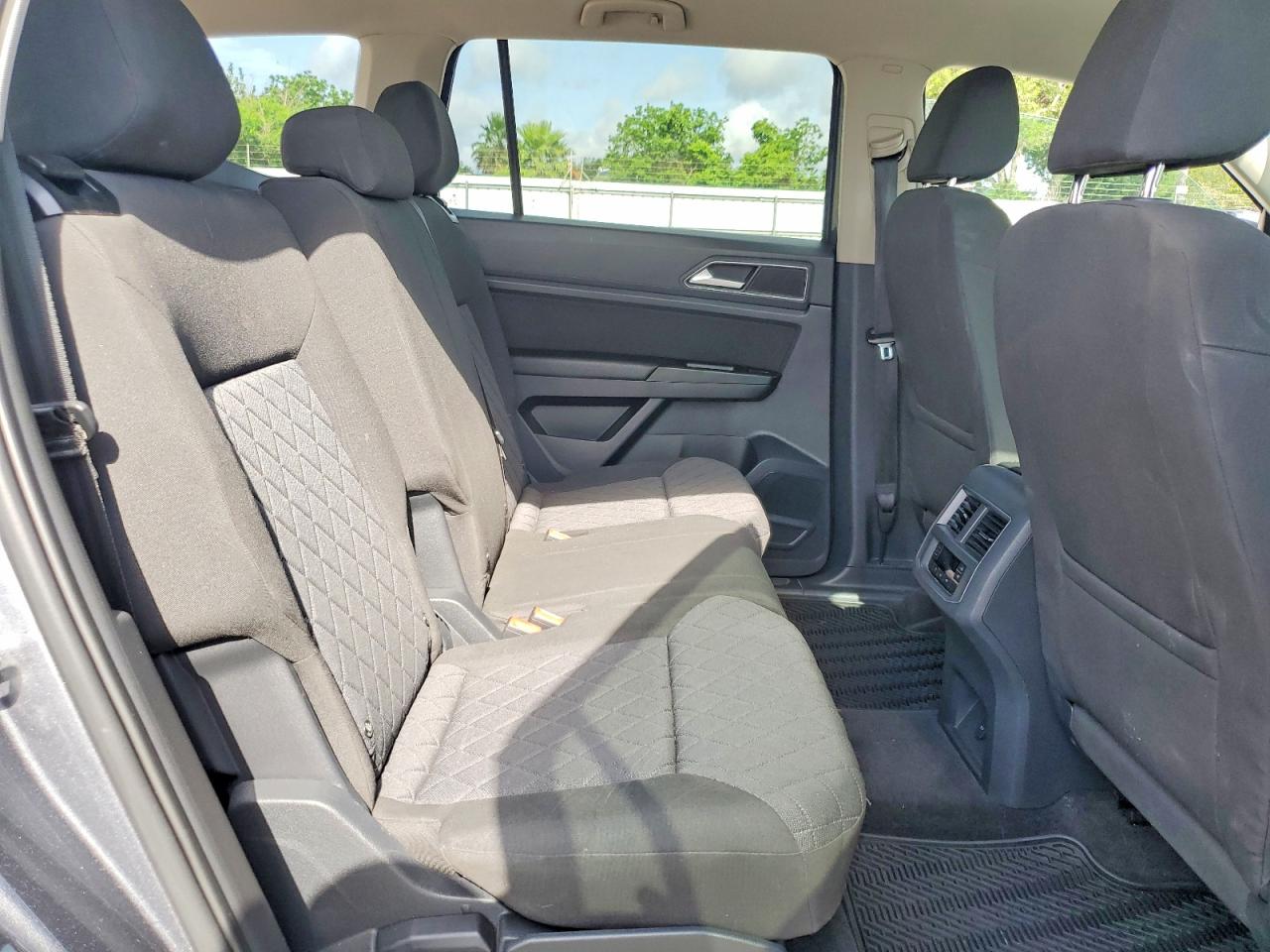 2018 Volkswagen Atlas S Gray vin: 1V2AR2CA7JC555889