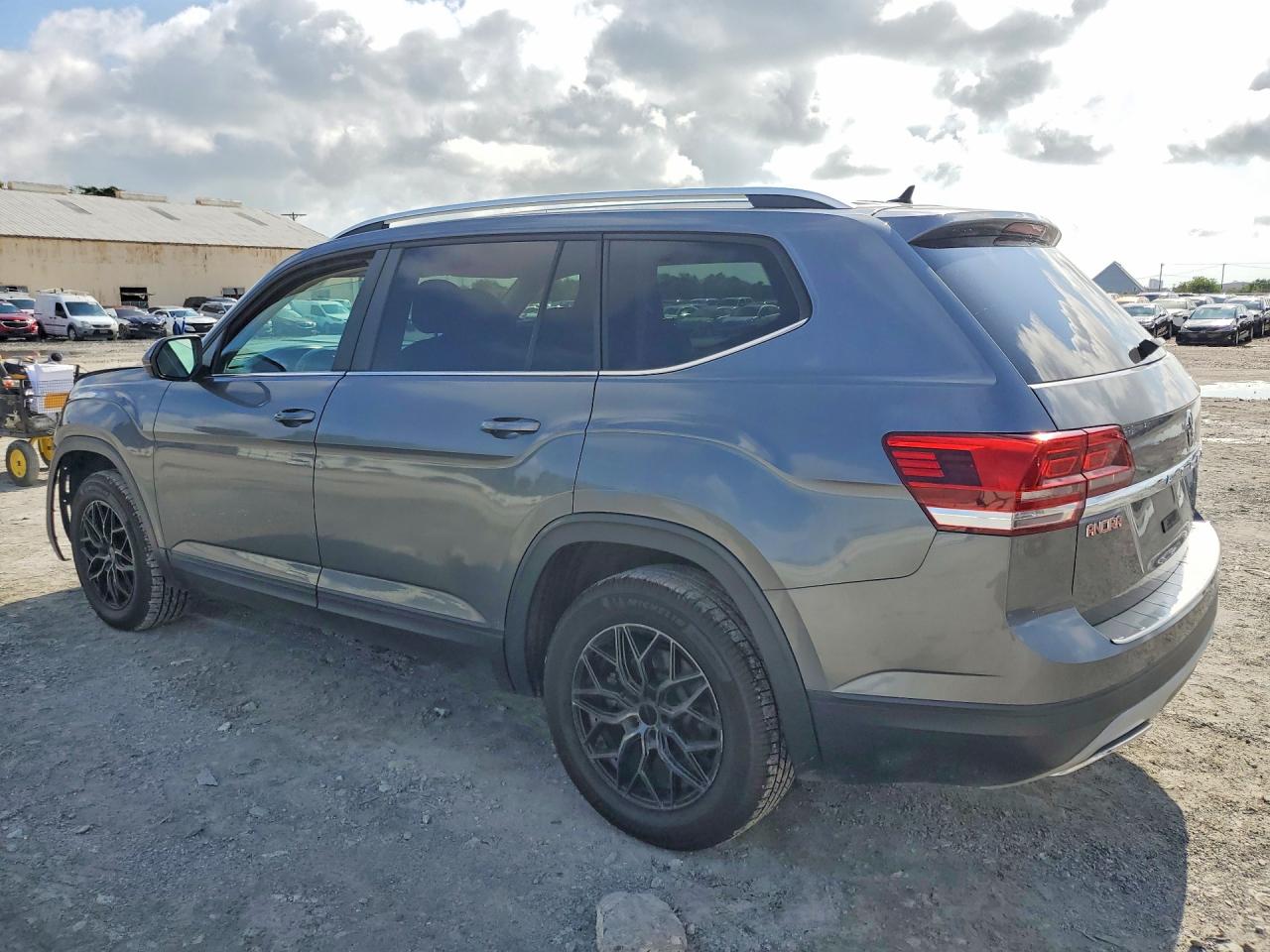 2018 Volkswagen Atlas S Gray vin: 1V2AR2CA7JC555889