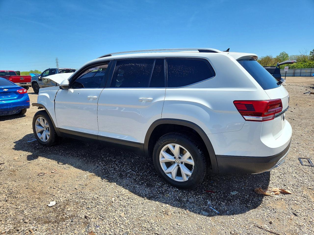 2018 Volkswagen Atlas White vin: 1V2BR2CA4JC513572