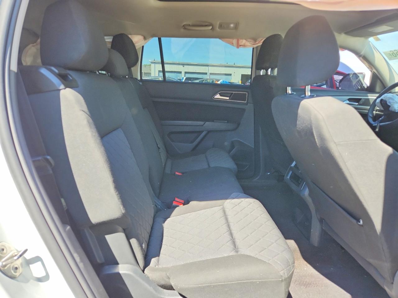 2018 Volkswagen Atlas White vin: 1V2BR2CA4JC513572
