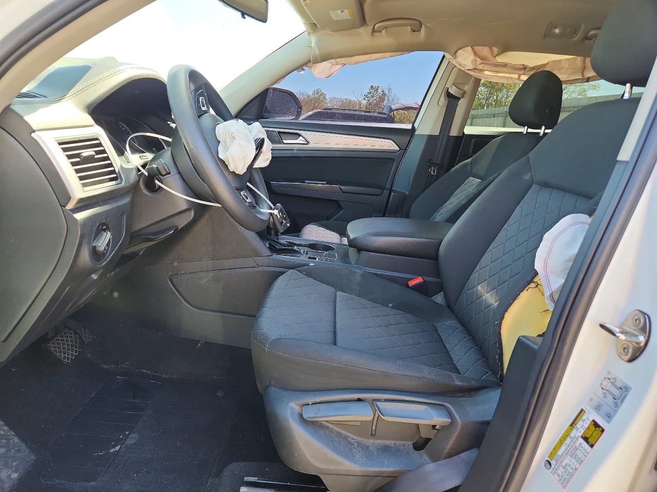 2018 Volkswagen Atlas White vin: 1V2BR2CA4JC513572