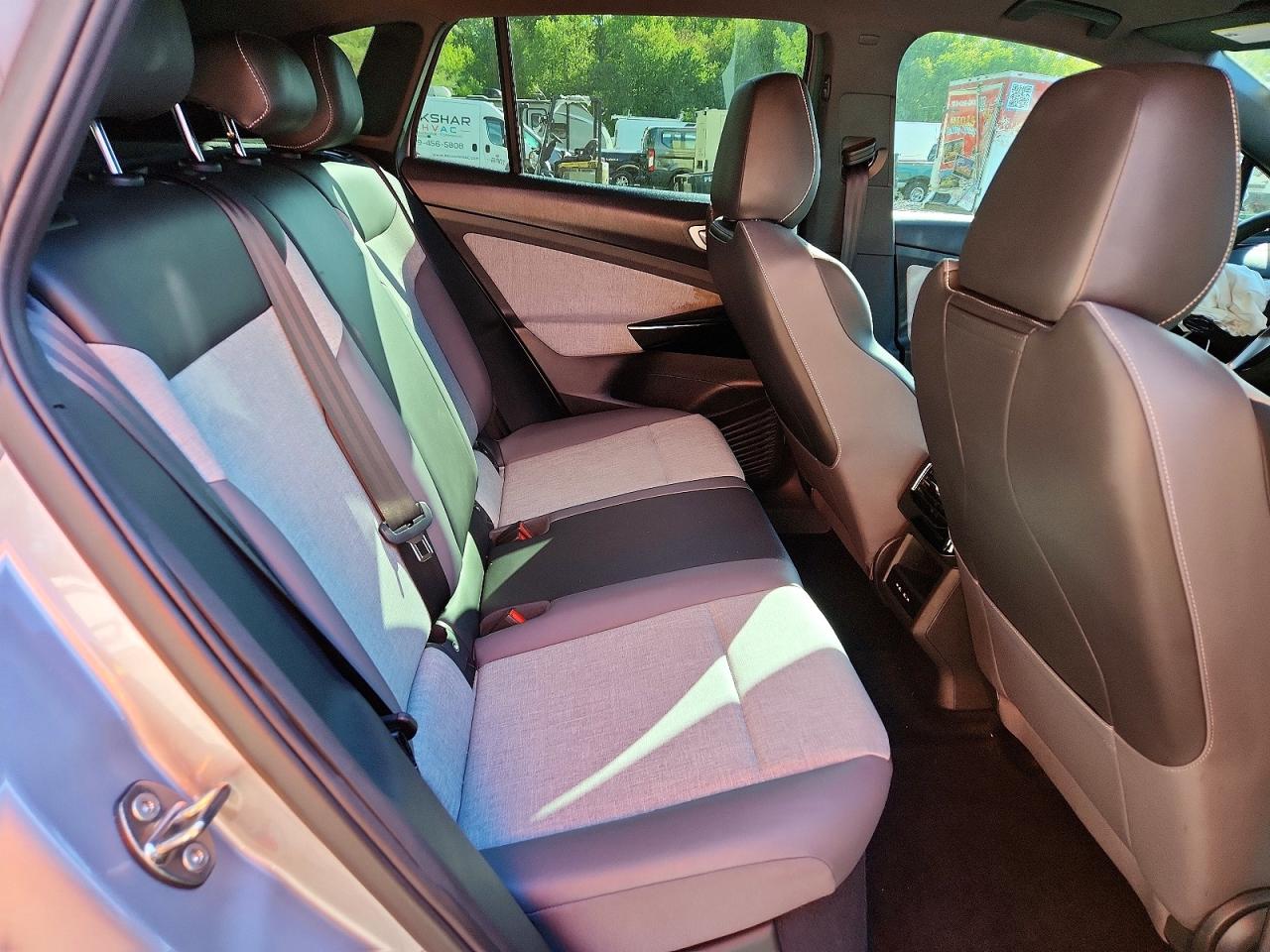 2023 Volkswagen Id.4 Pro Silver vin: 1V2CMPE85PC032880