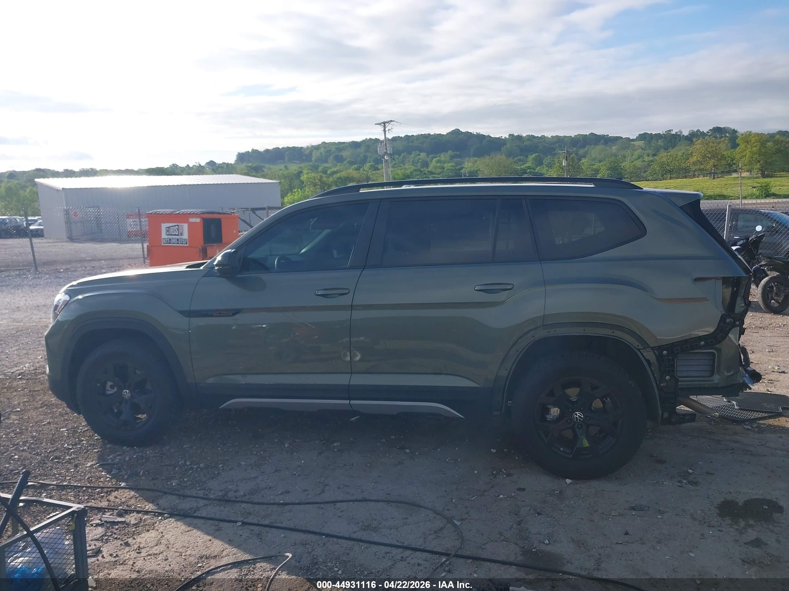 2026 Volkswagen Atlas Peak Edition Green vin: 1V2CN2CA4TC507466