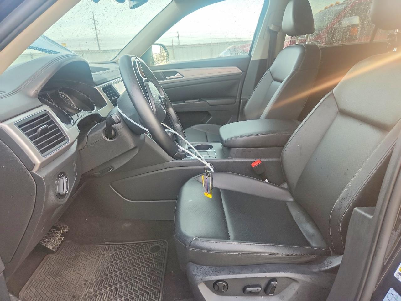 2018 Volkswagen Atlas Se Черный vin: 1V2CP2CA1JC595013