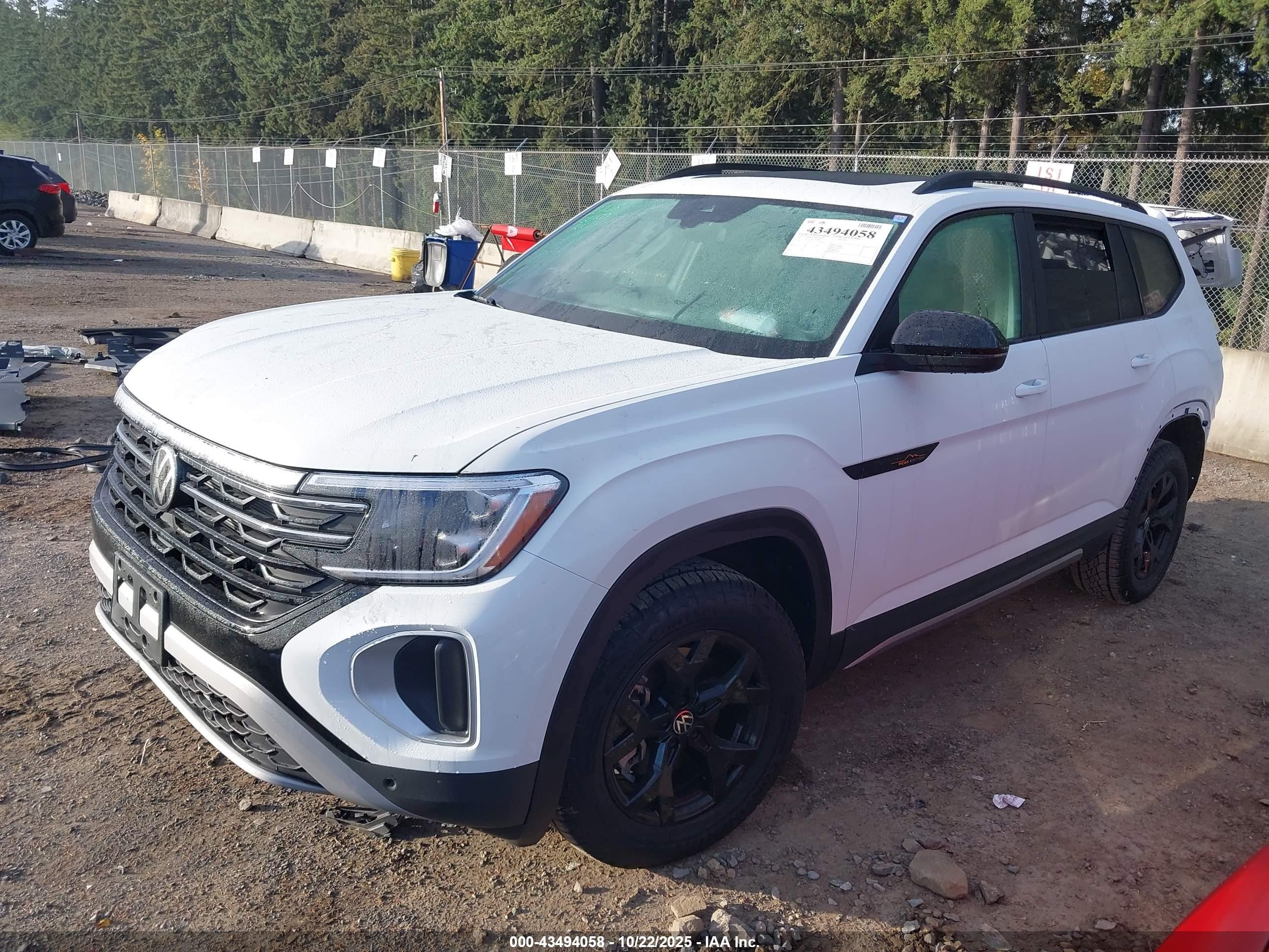 2025 Volkswagen Atlas 2.0t Peak Edition White vin: 1V2CR2CA8SC553000