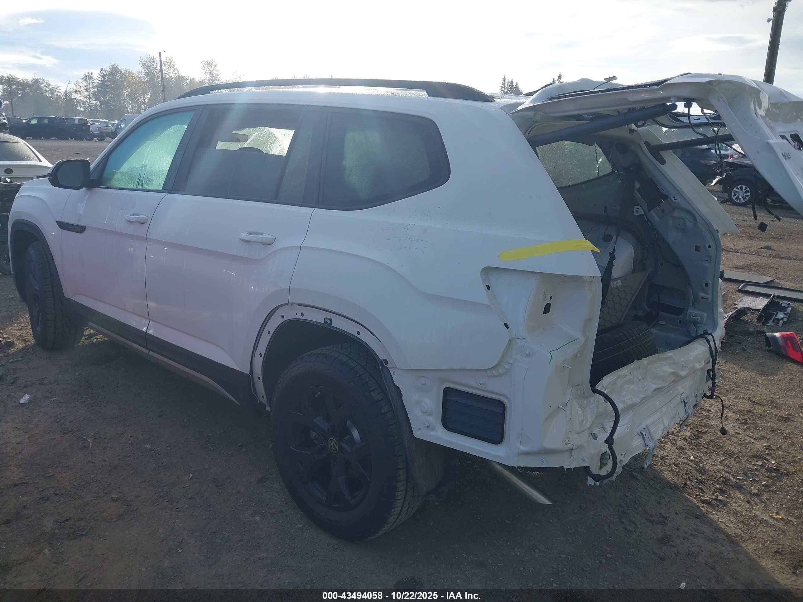 2025 Volkswagen Atlas 2.0t Peak Edition White vin: 1V2CR2CA8SC553000