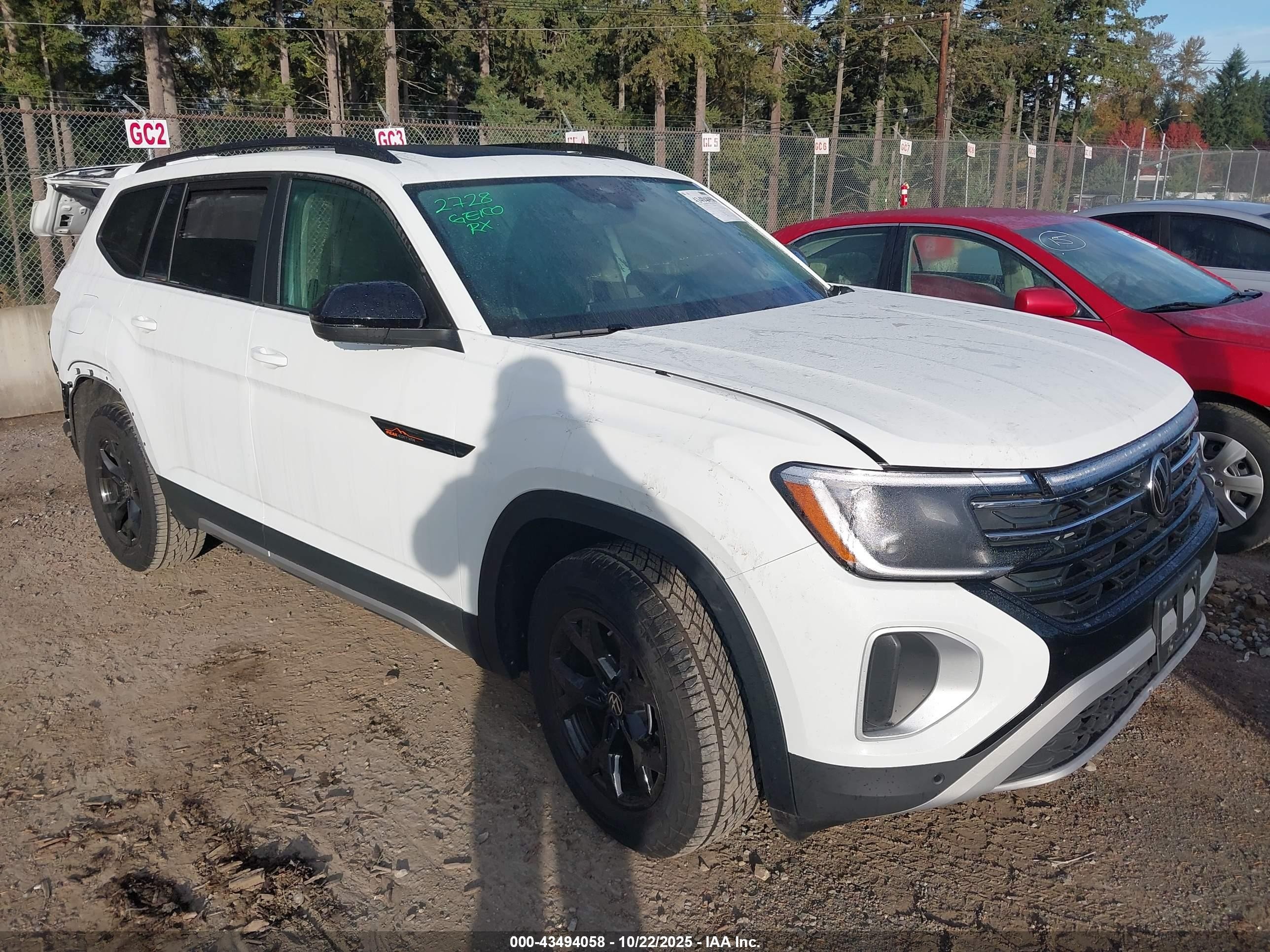 2025 Volkswagen Atlas 2.0t Peak Edition White vin: 1V2CR2CA8SC553000