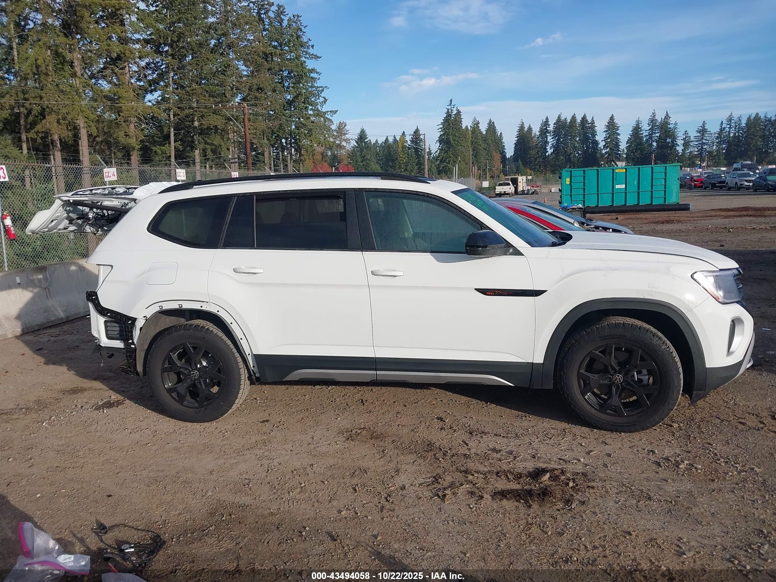 2025 Volkswagen Atlas 2.0t Peak Edition White vin: 1V2CR2CA8SC553000