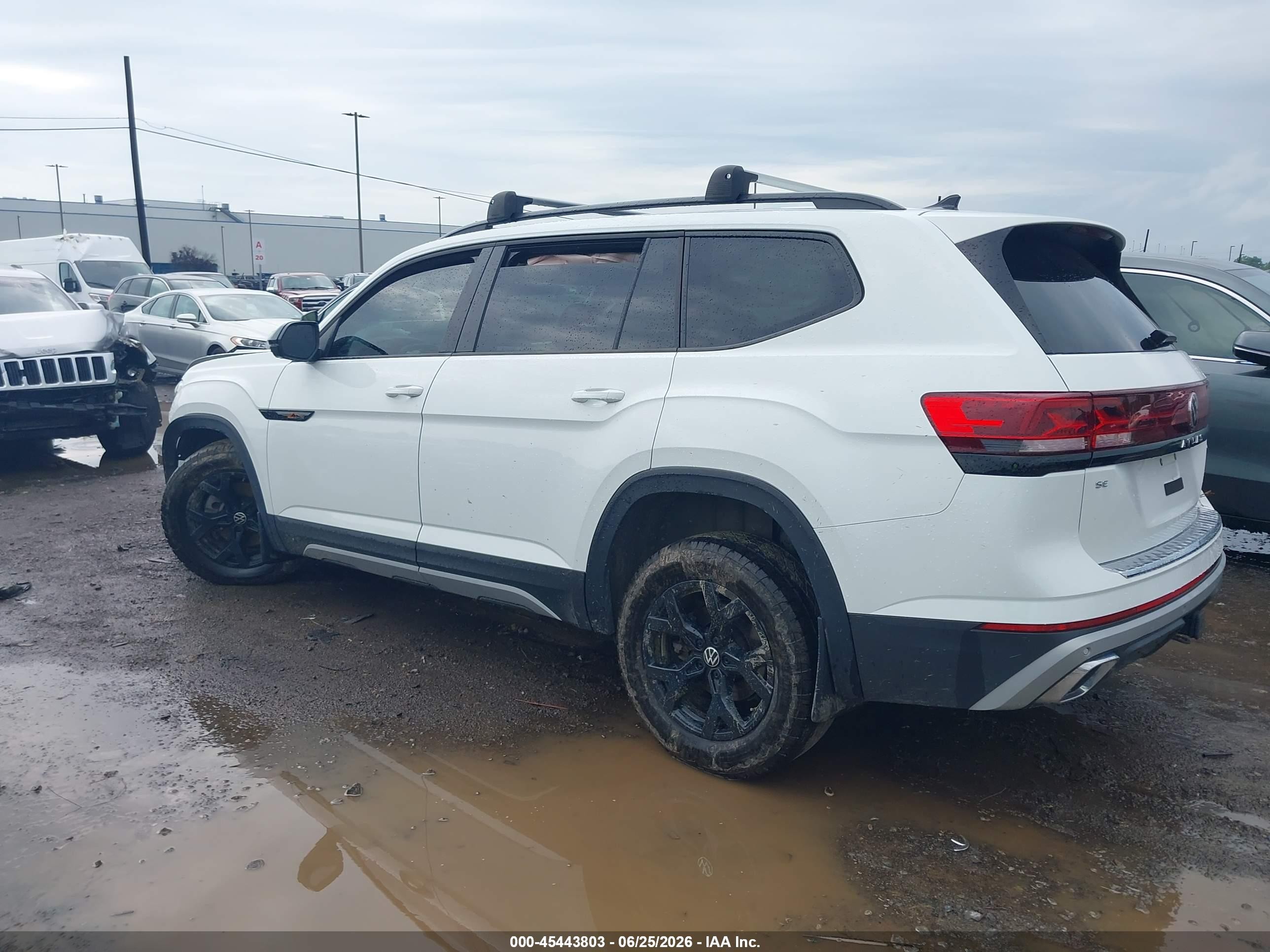 2025 Volkswagen Atlas 2.0t Peak Edition White vin: 1V2CR2CA9SC522452