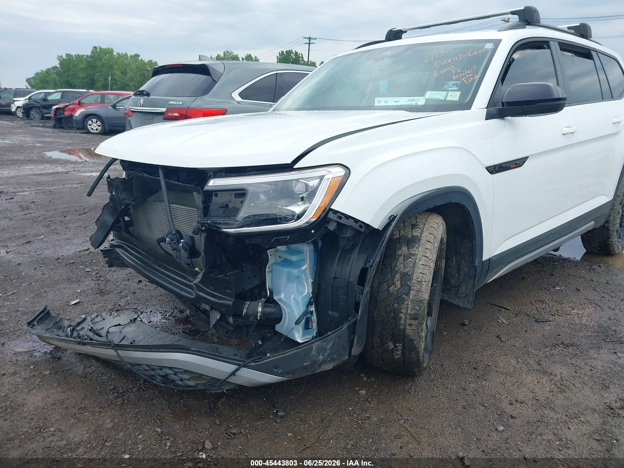 2025 Volkswagen Atlas 2.0t Peak Edition White vin: 1V2CR2CA9SC522452