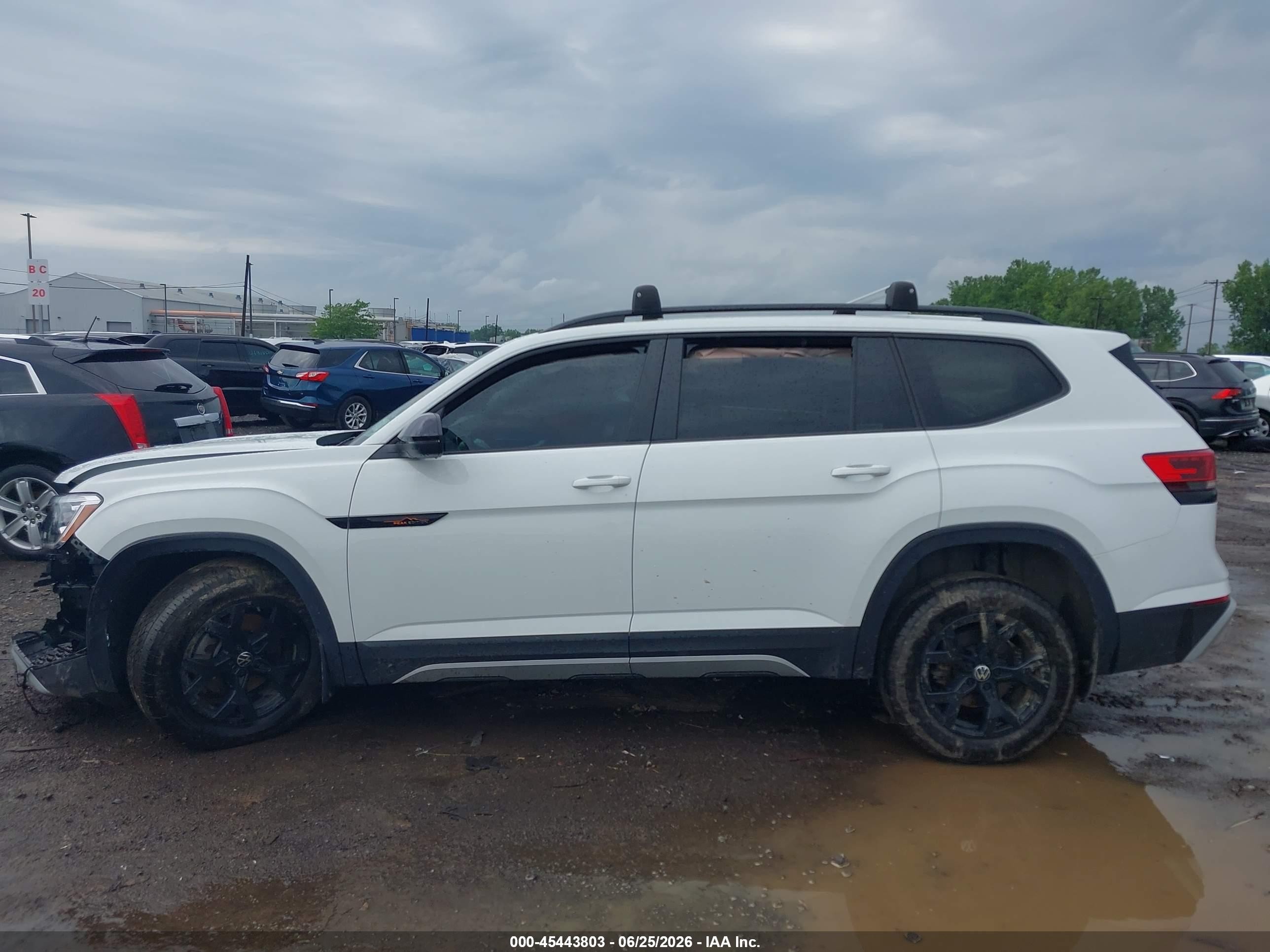2025 Volkswagen Atlas 2.0t Peak Edition White vin: 1V2CR2CA9SC522452