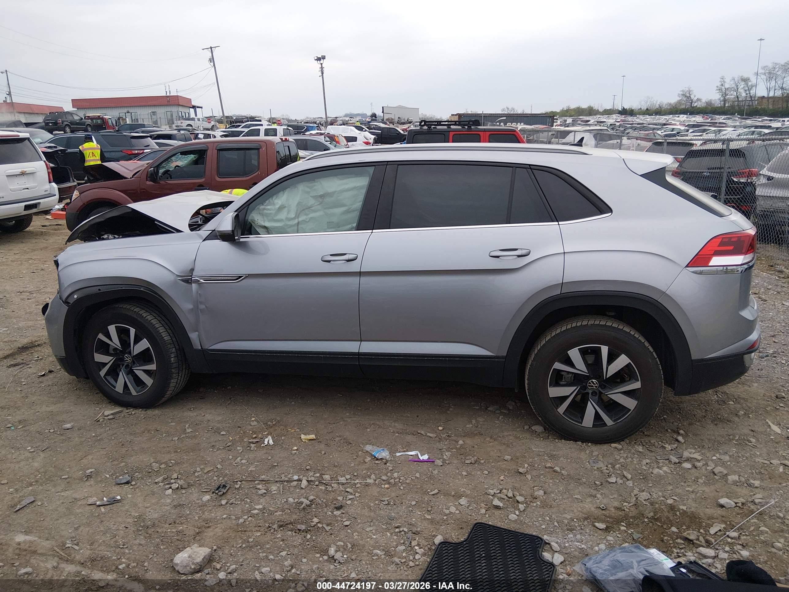 2021 Volkswagen Atlas Cross Sport 2.0t Se Gray vin: 1V2DC2CA3MC207400