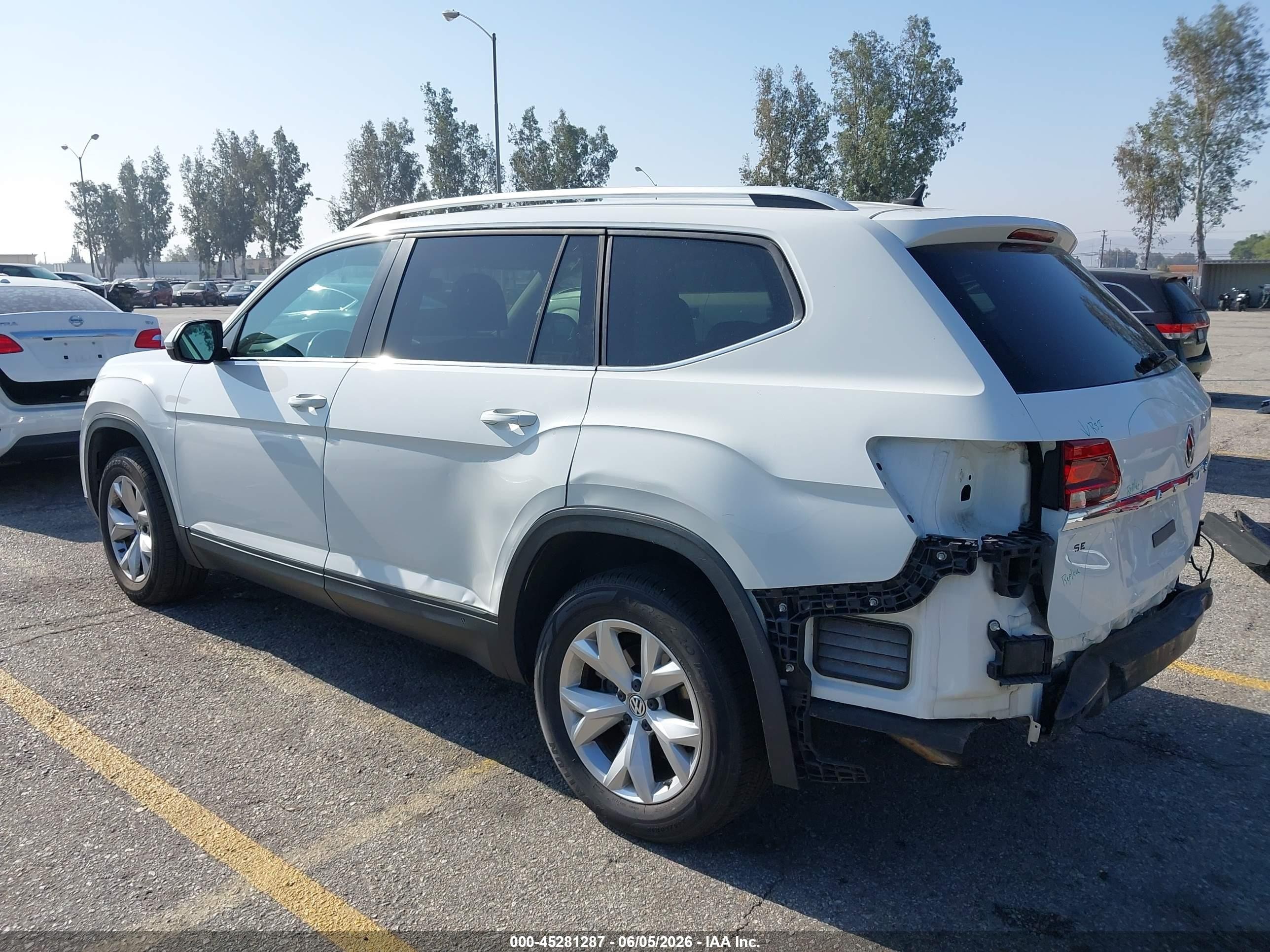 2018 Volkswagen Atlas 2.0t Se/2.0t Se W/technology White vin: 1V2DP2CA6JC599837