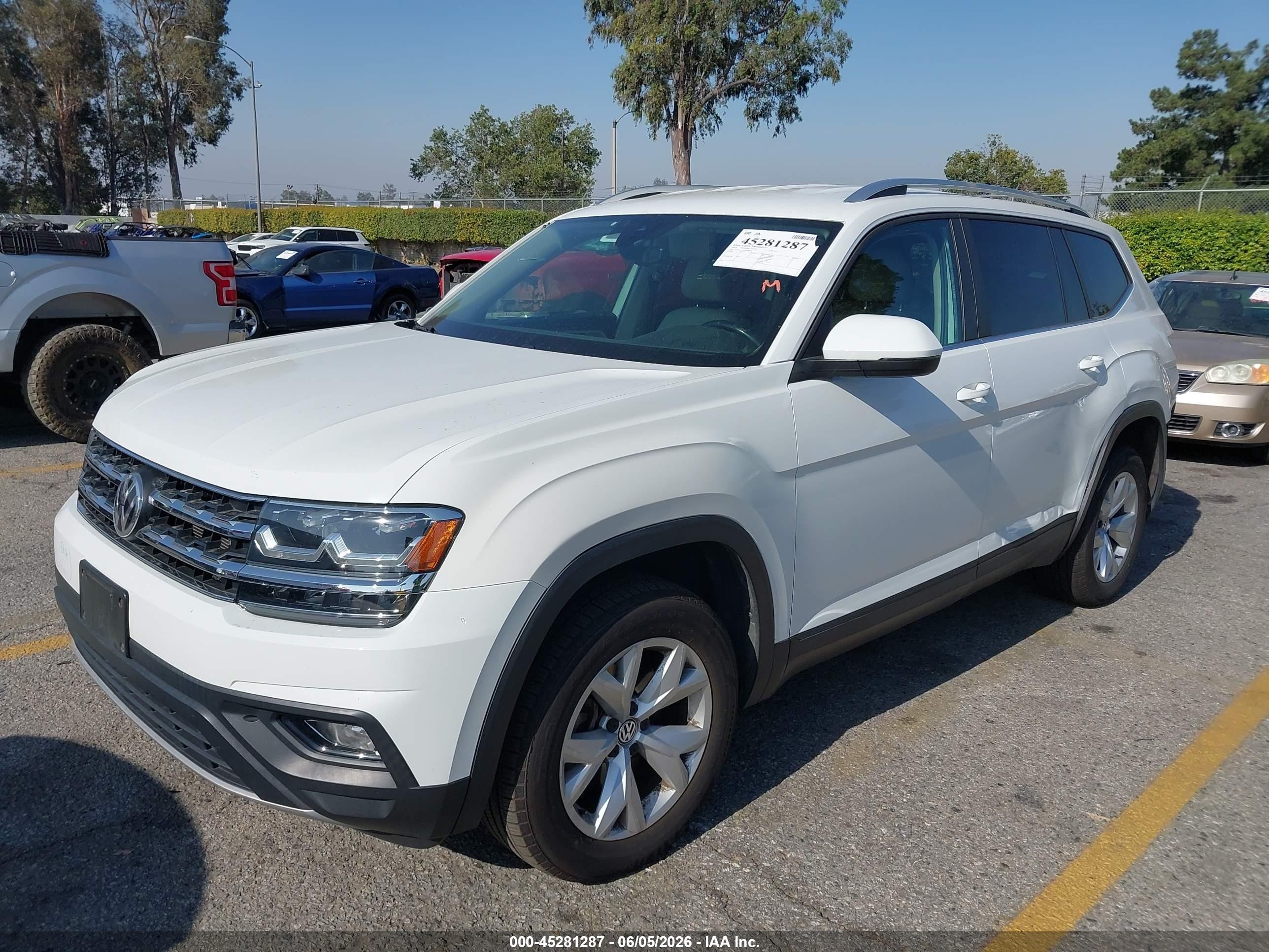 2018 Volkswagen Atlas 2.0t Se/2.0t Se W/technology White vin: 1V2DP2CA6JC599837