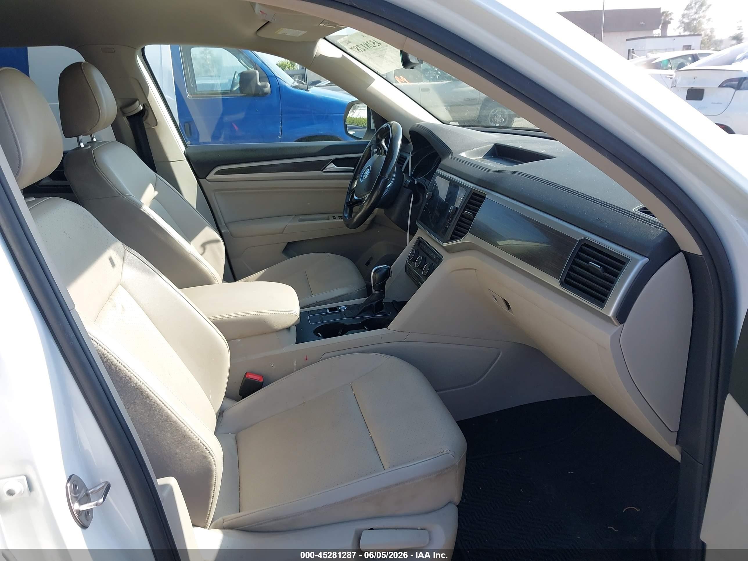 2018 Volkswagen Atlas 2.0t Se/2.0t Se W/technology White vin: 1V2DP2CA6JC599837