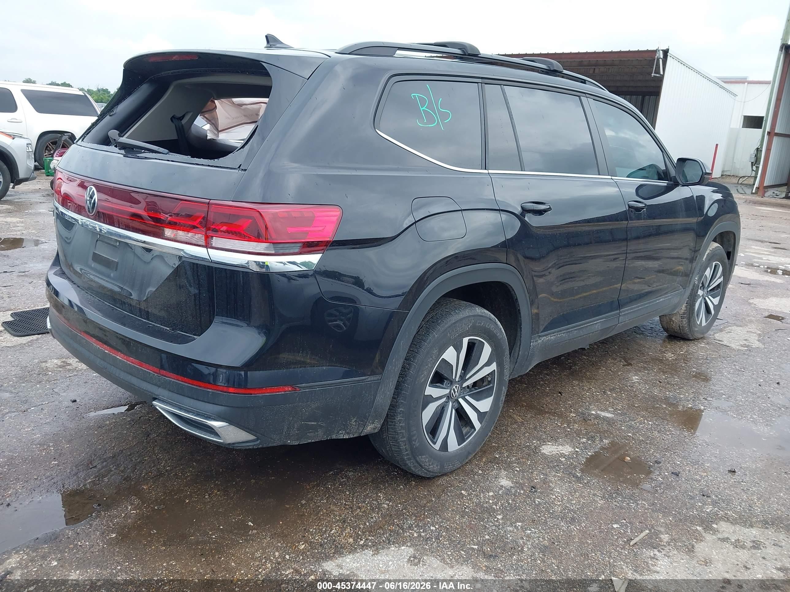 2024 Volkswagen Atlas 2.0t Se Black vin: 1V2DR2CA0RC541177