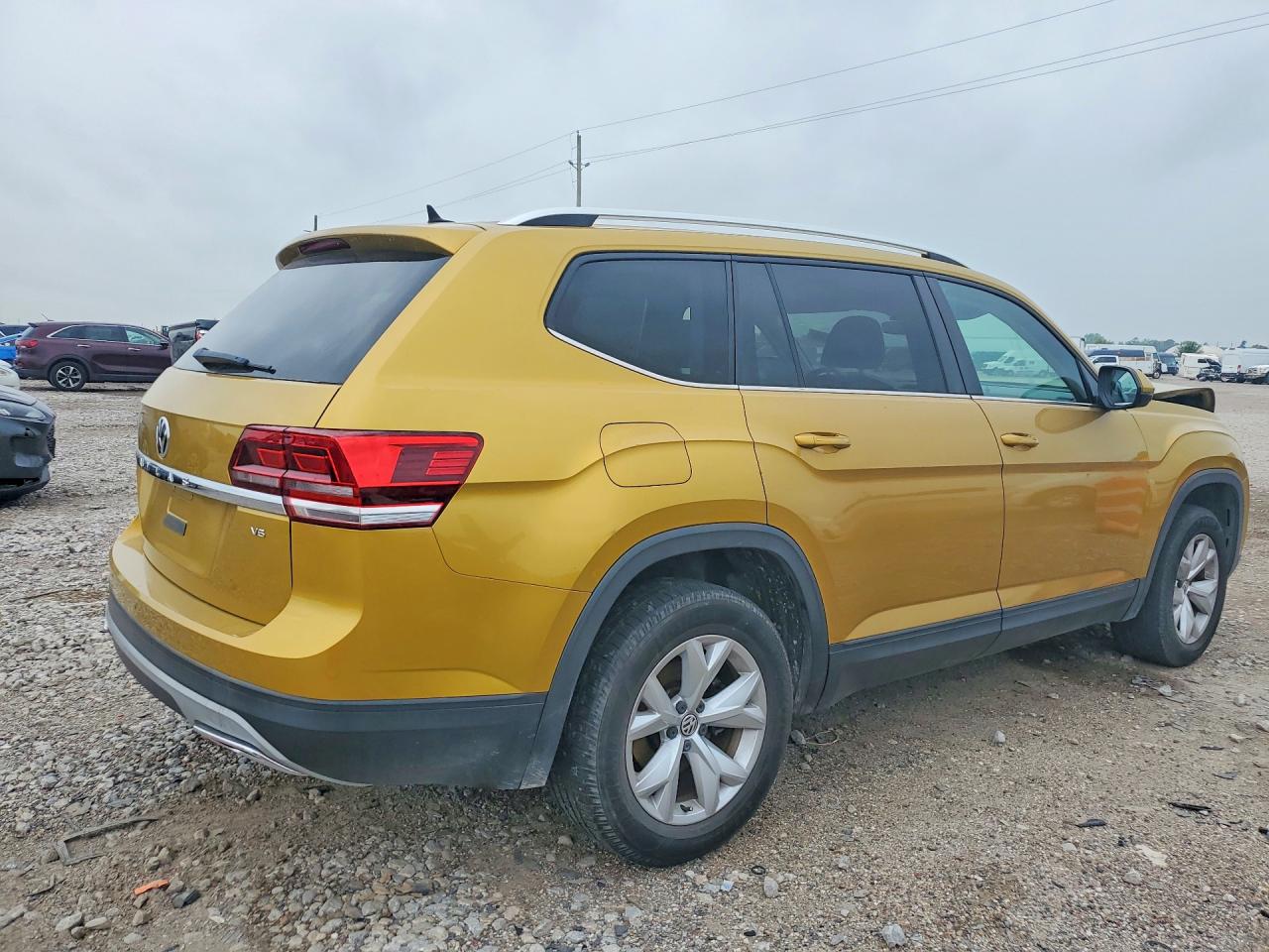2018 Volkswagen Atlas Gold vin: 1V2DR2CA3JC550539
