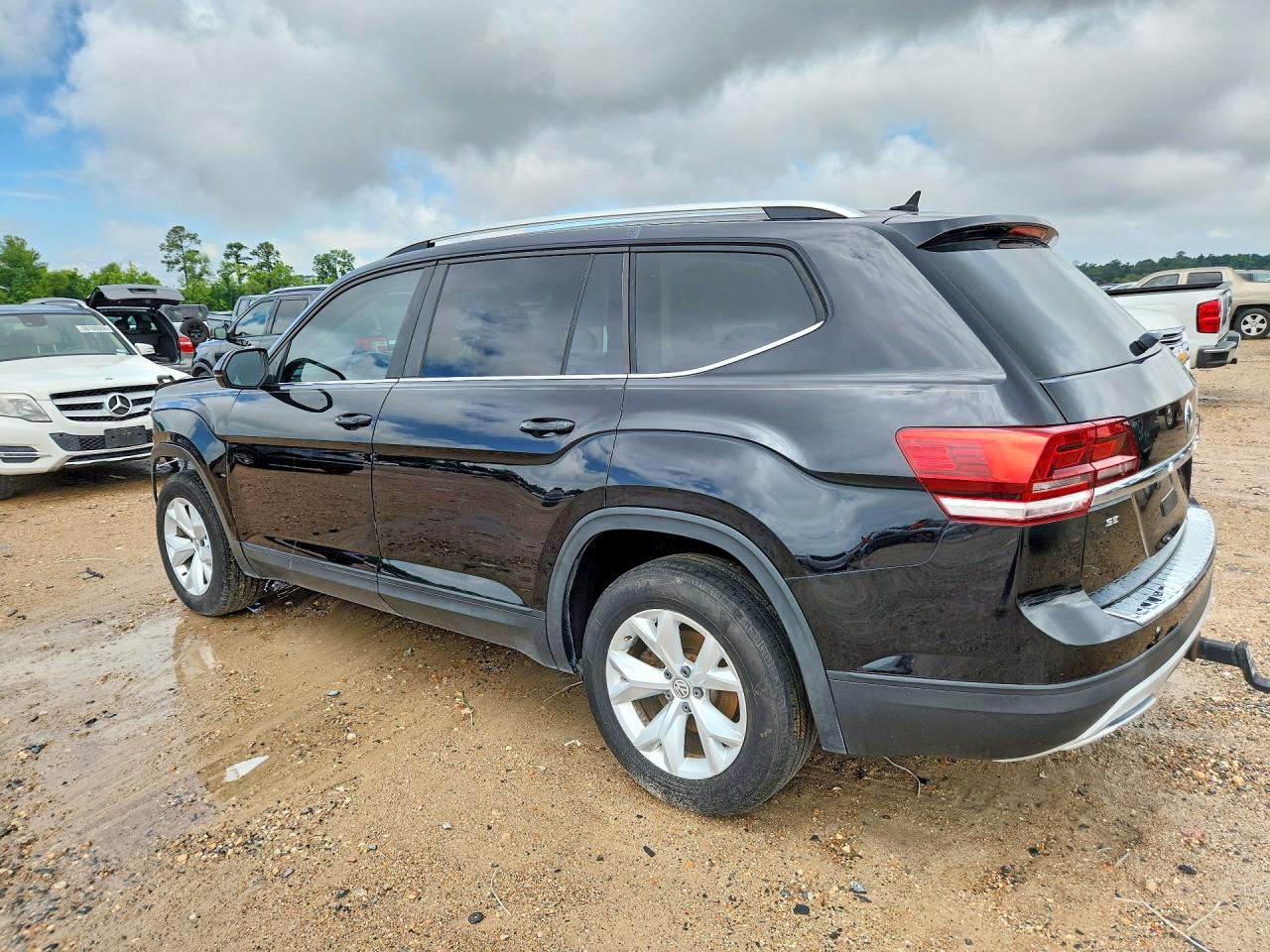 2018 Volkswagen Atlas Se Black vin: 1V2DR2CA9JC540551