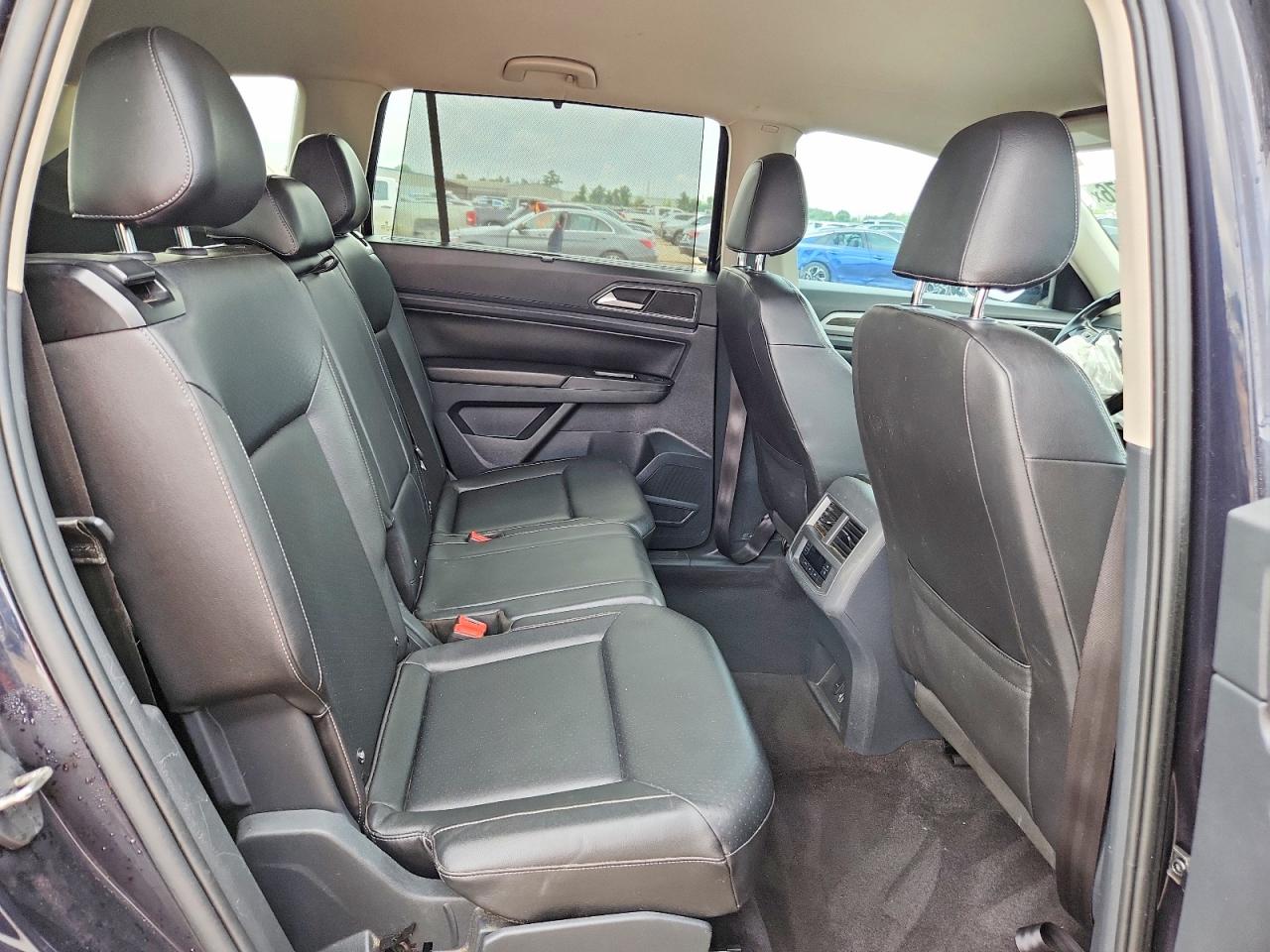 2018 Volkswagen Atlas Se Black vin: 1V2DR2CA9JC540551