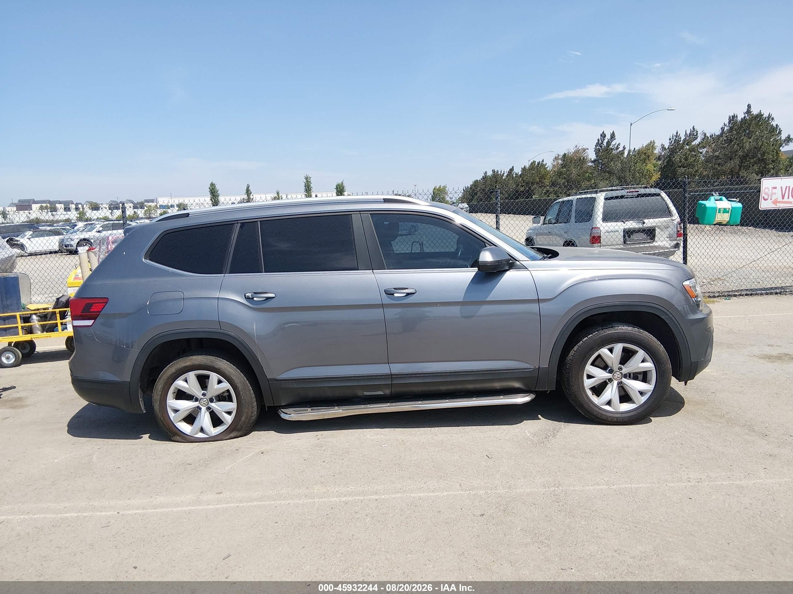 2019 Volkswagen Atlas 3.6l V6 Se Серый vin: 1V2DR2CA9KC603133