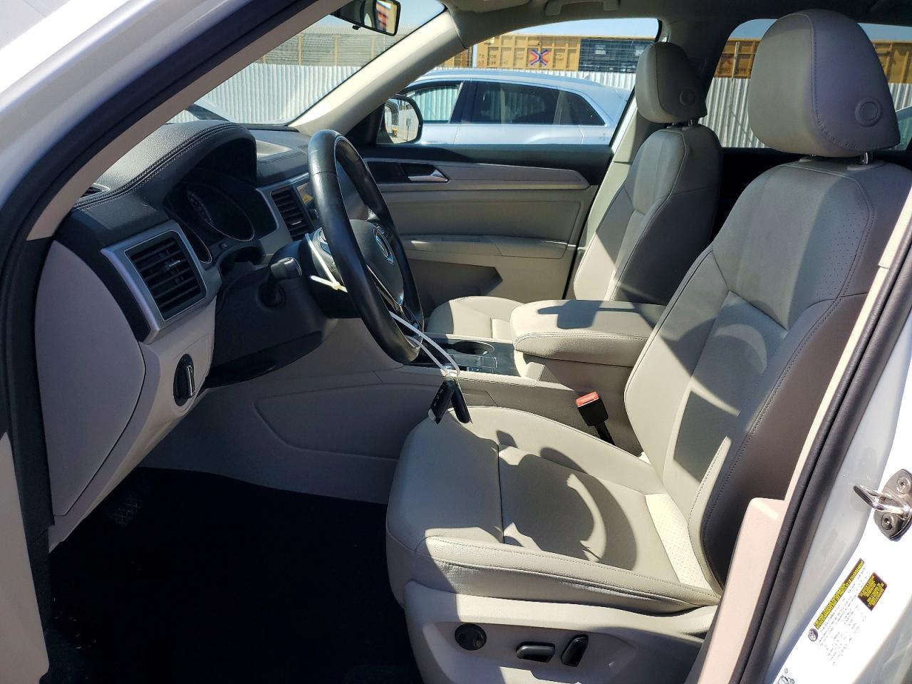 2019 Volkswagen Atlas Se Белый vin: 1V2DR2CAXKC610169