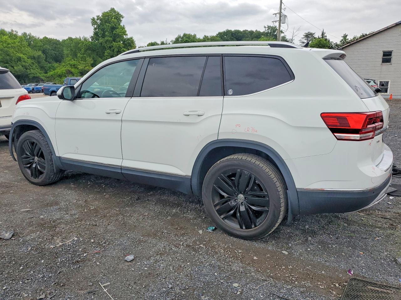 2018 Volkswagen Atlas Sel White vin: 1V2ER2CA2JC533784
