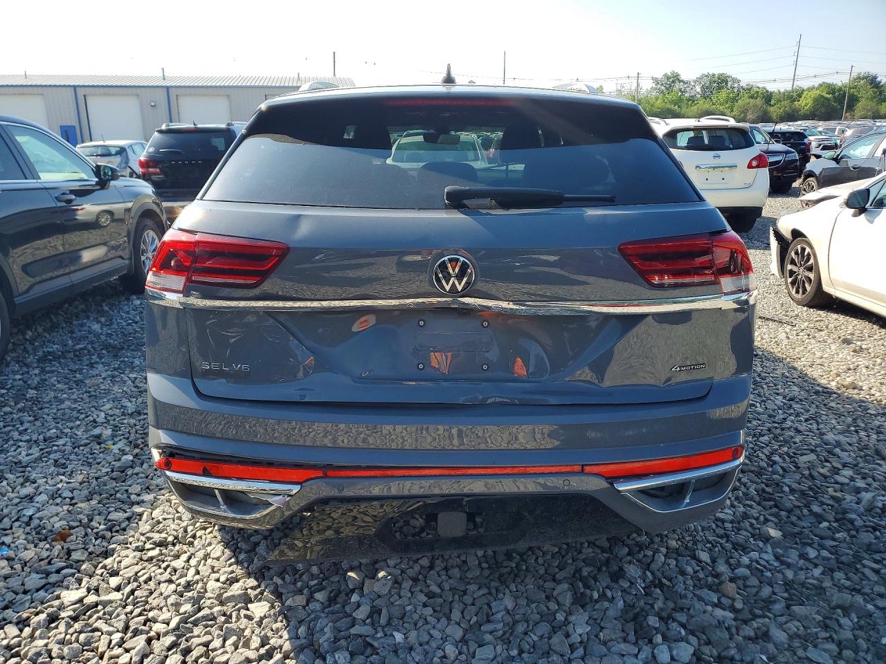 2023 Volkswagen Atlas Cross Sport Sel Premium R-line Gray vin: 1V2FE2CA5PC228644