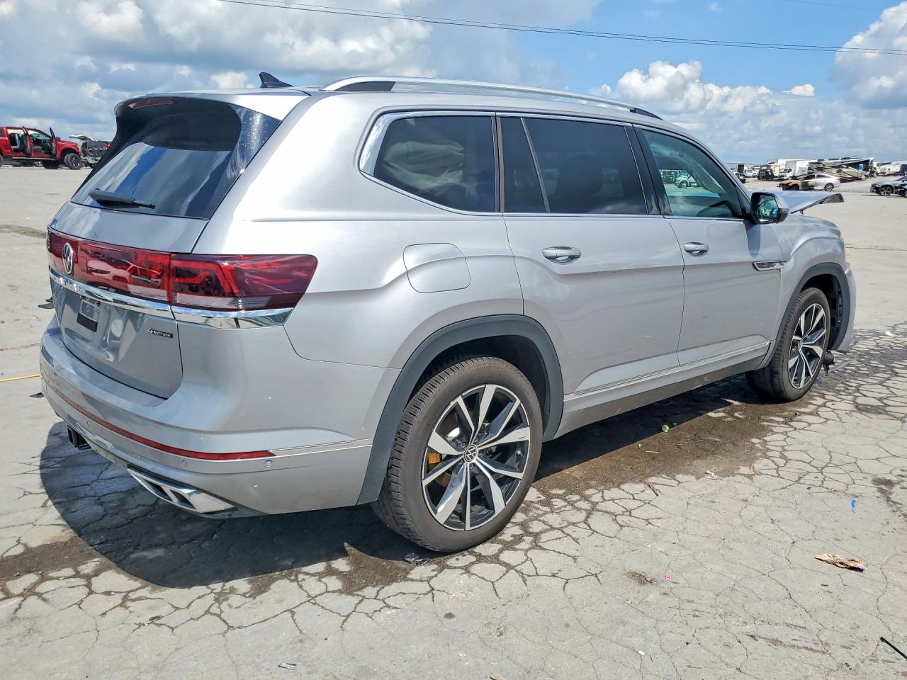 2026 Volkswagen Atlas Sel Premium R-line Серебряный vin: 1V2FN2CA8TC538670